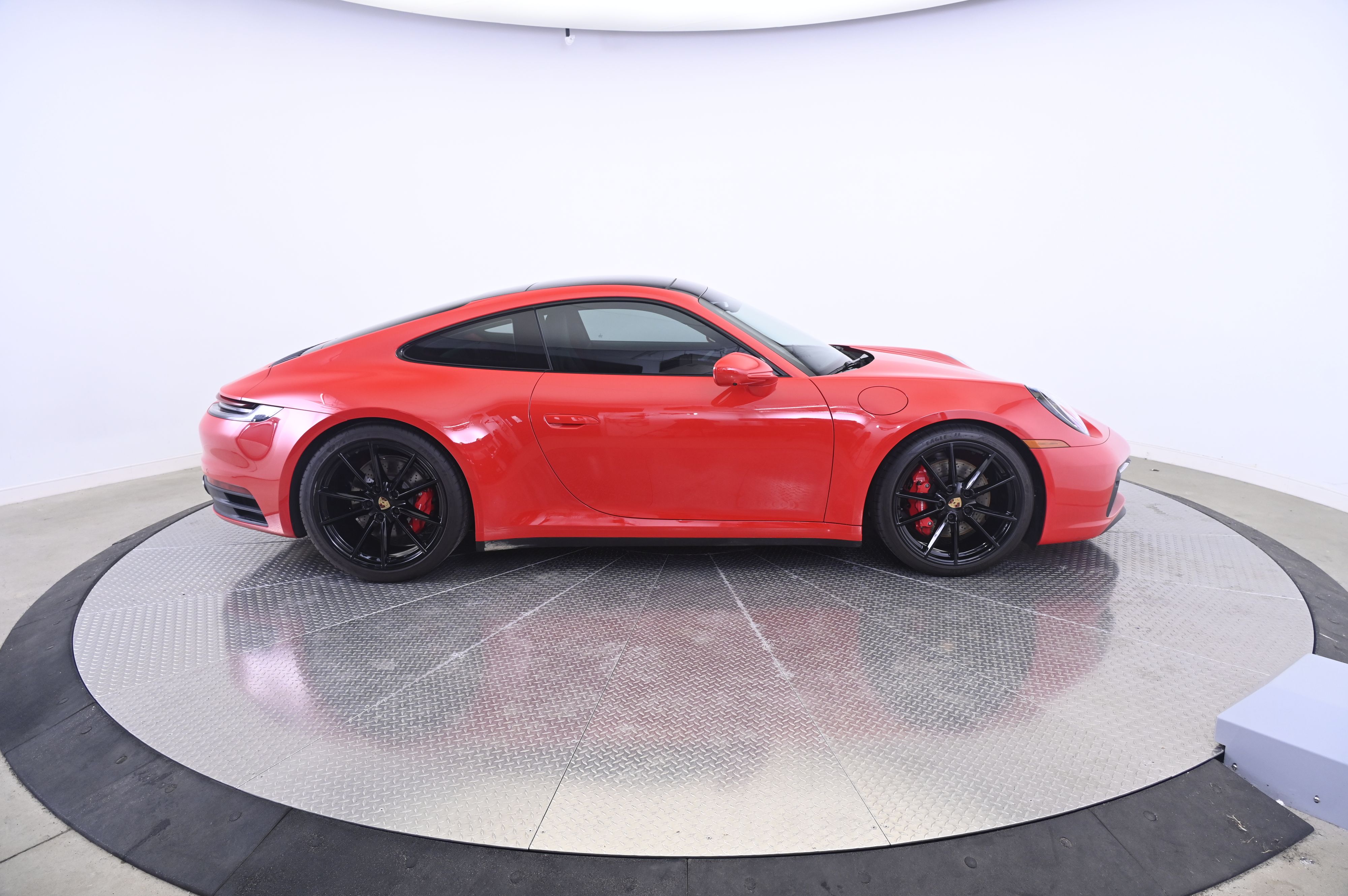 Thumbnail: 2022 Porsche 911 - 8
