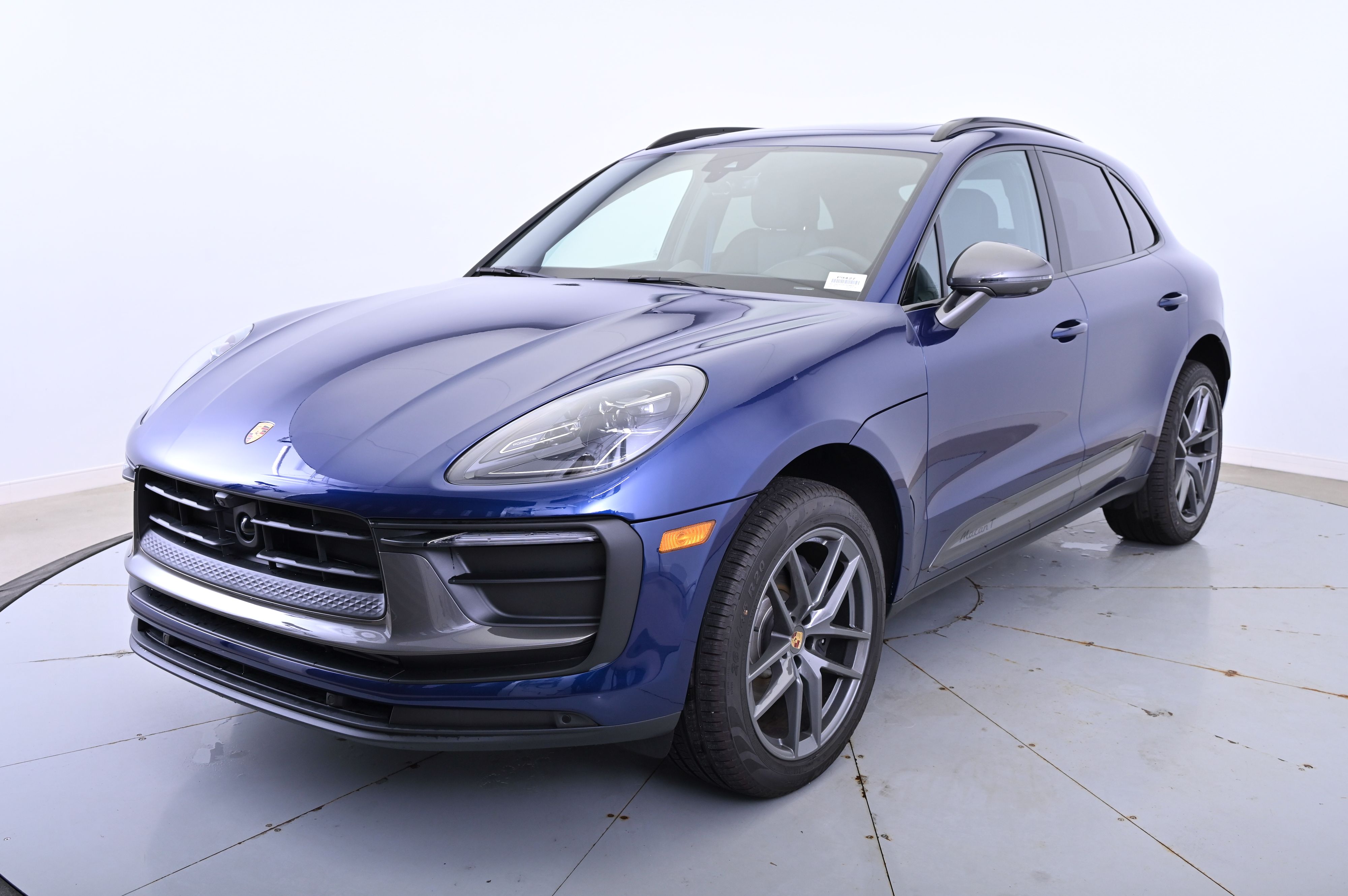 Thumbnail: 2025 Porsche Macan - 1