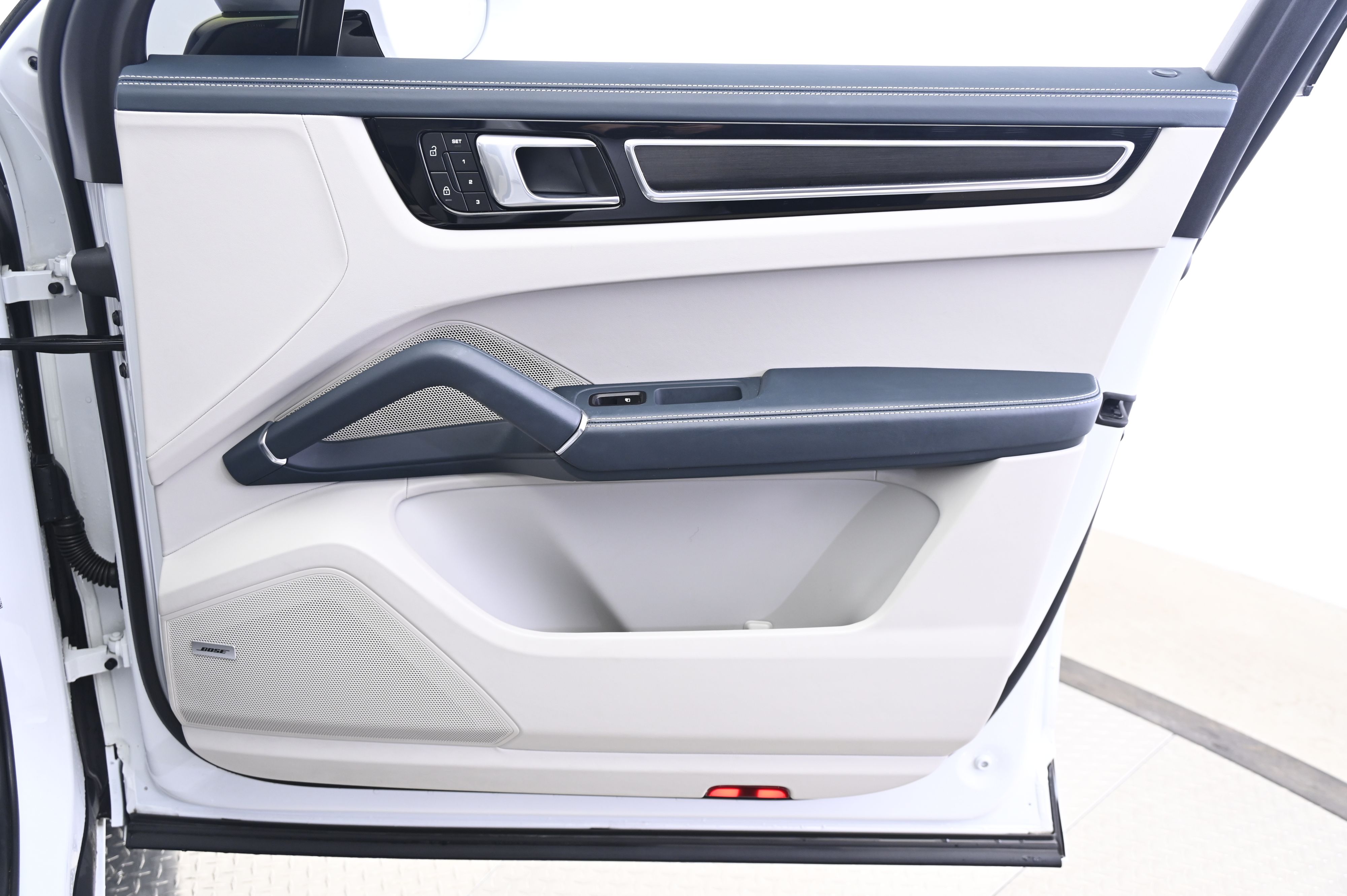 Thumbnail: 2022 Porsche  - 20