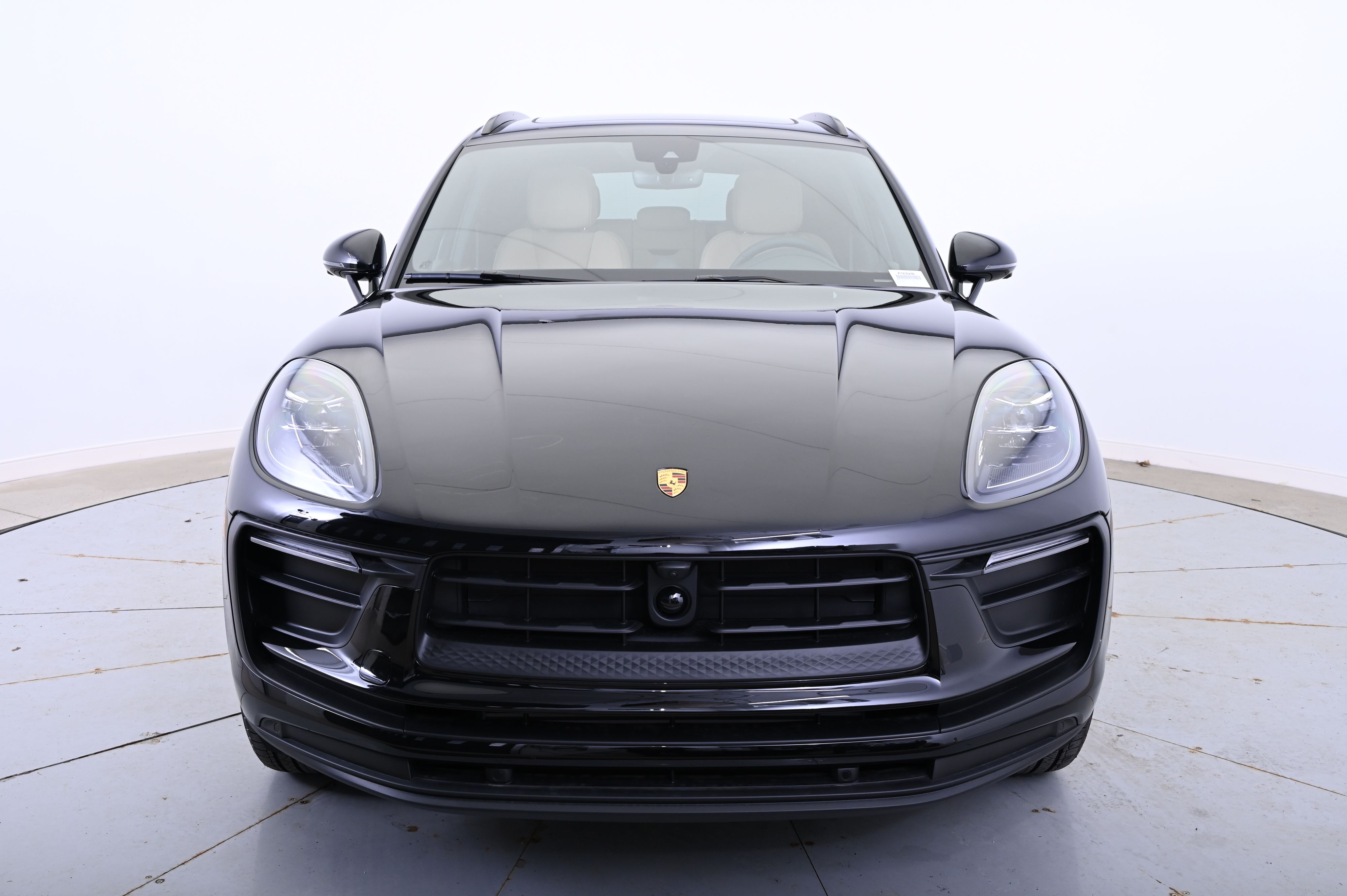 Thumbnail: 2025 Porsche Macan - 10