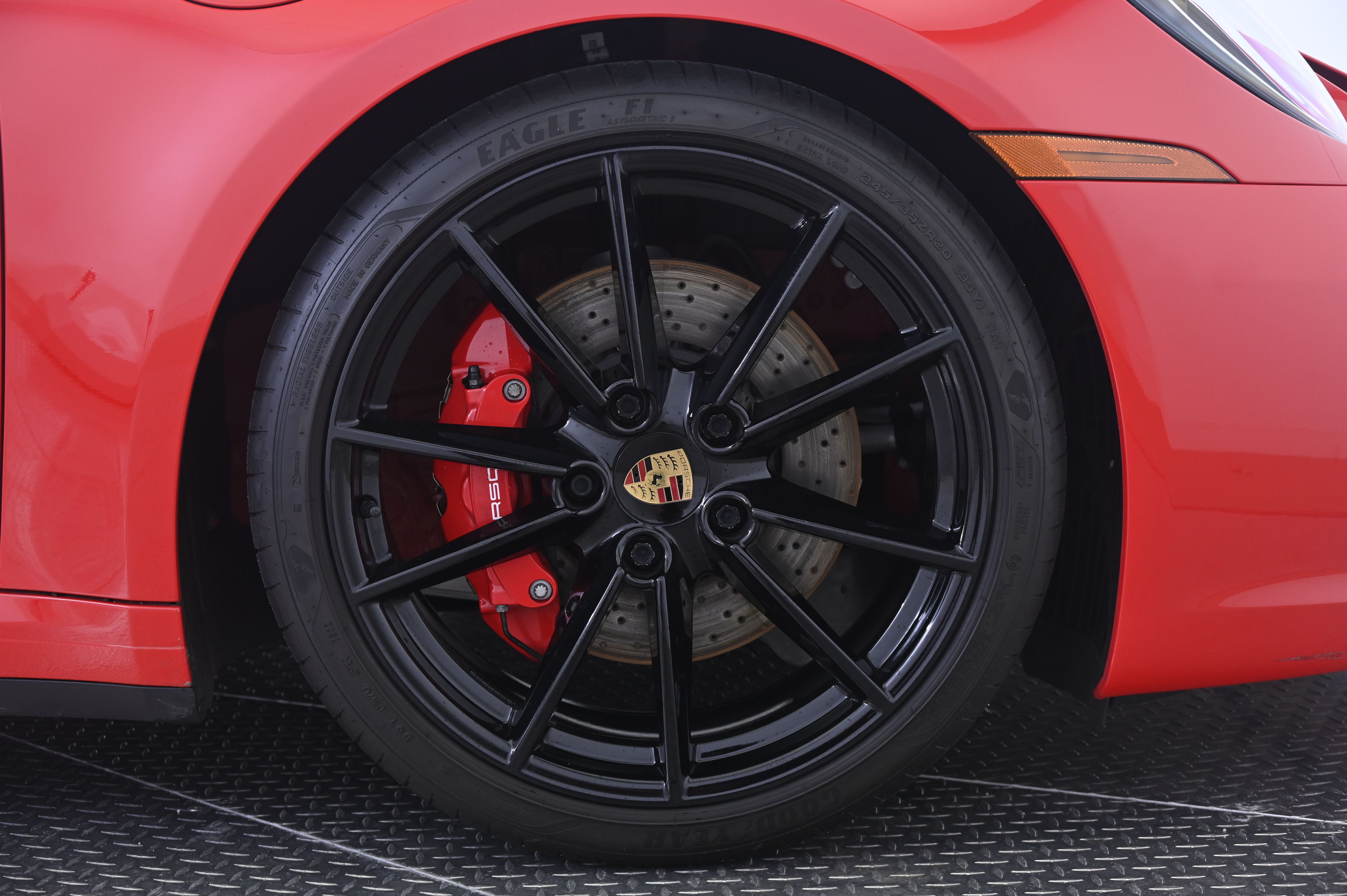 Thumbnail: 2022 Porsche 911 - 14