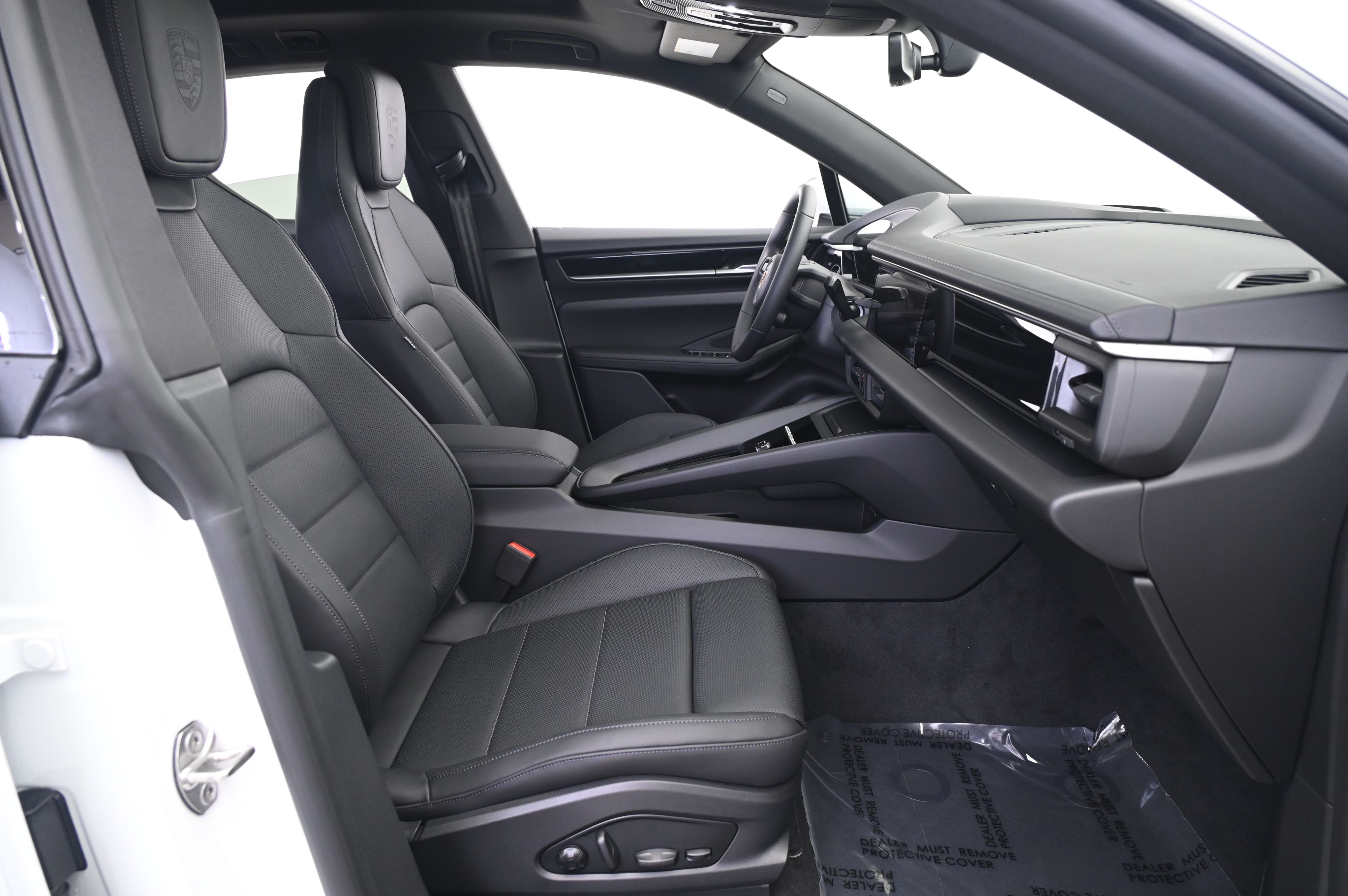 Thumbnail: 2025 Porsche Macan - 24