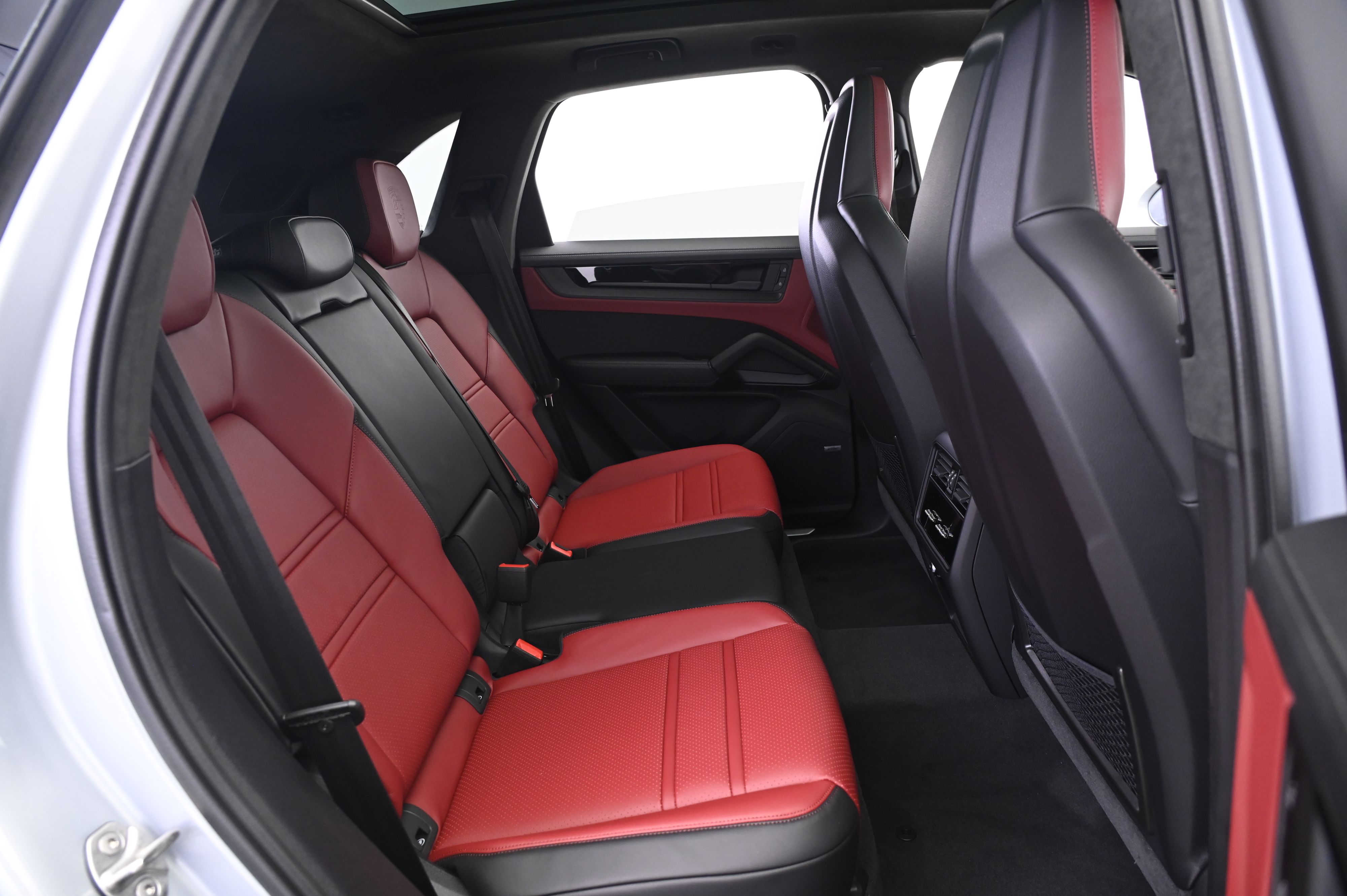 Thumbnail: 2026 Porsche Cayenne - 18