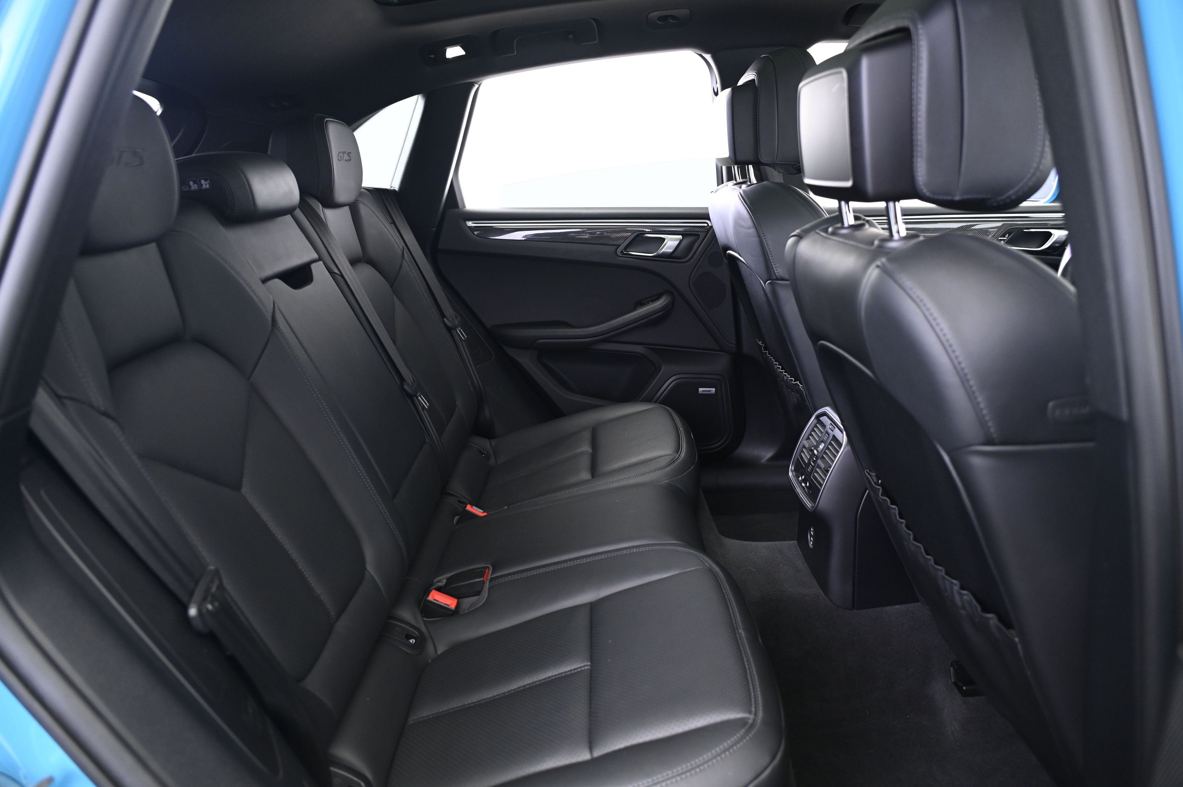 Thumbnail: 2021 Porsche Macan - 18