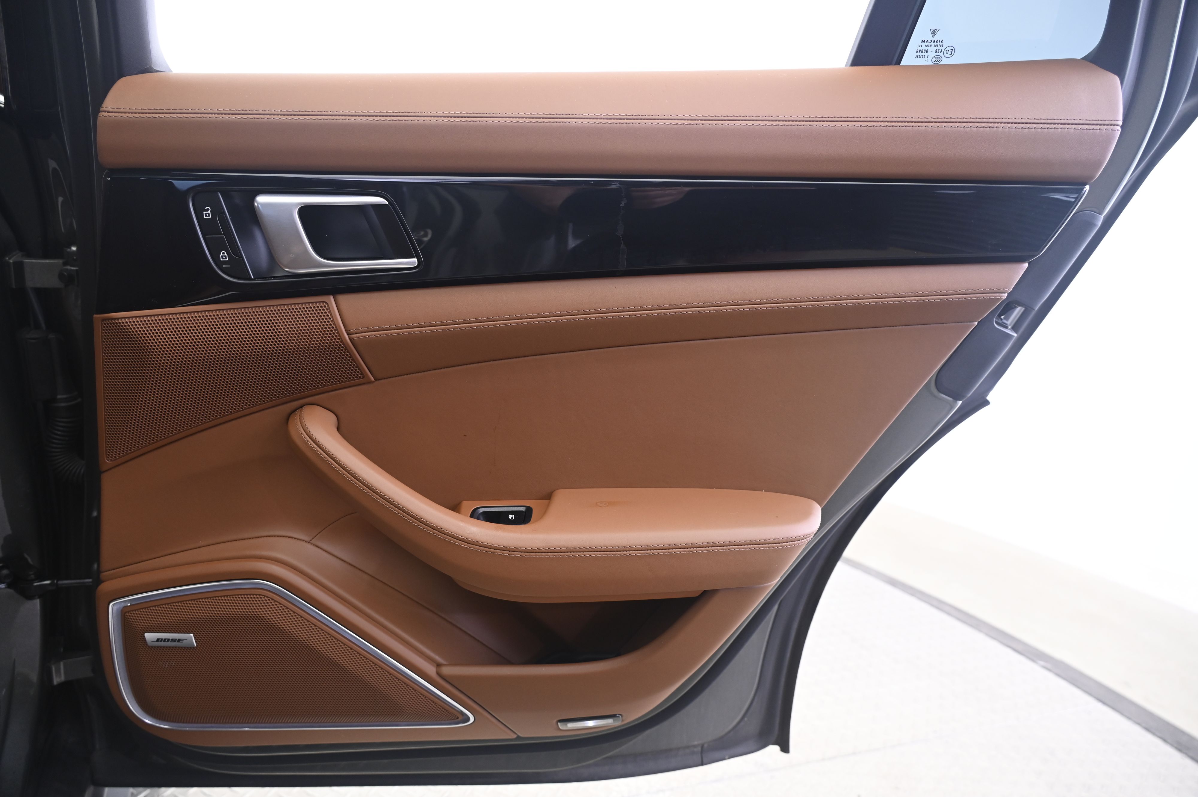 Thumbnail: 2023 Porsche Panamera - 16