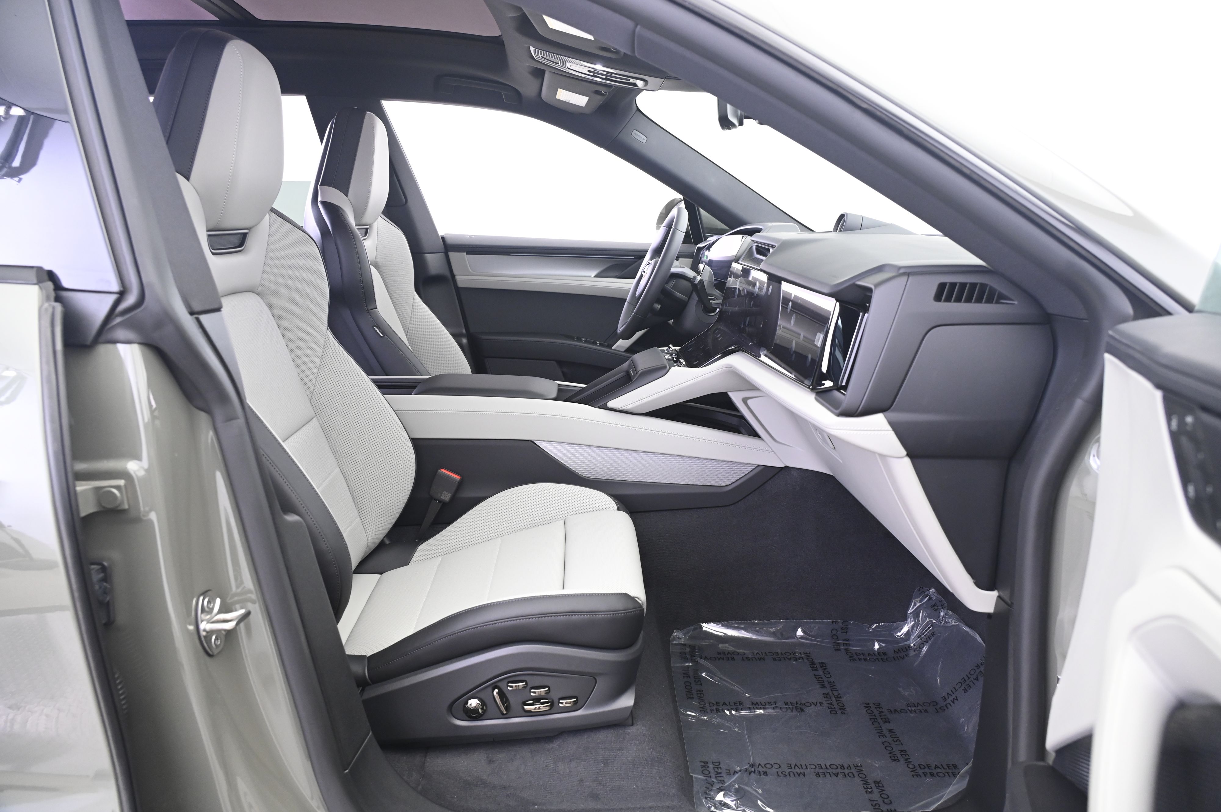Thumbnail: 2026 Porsche Cayenne - 24