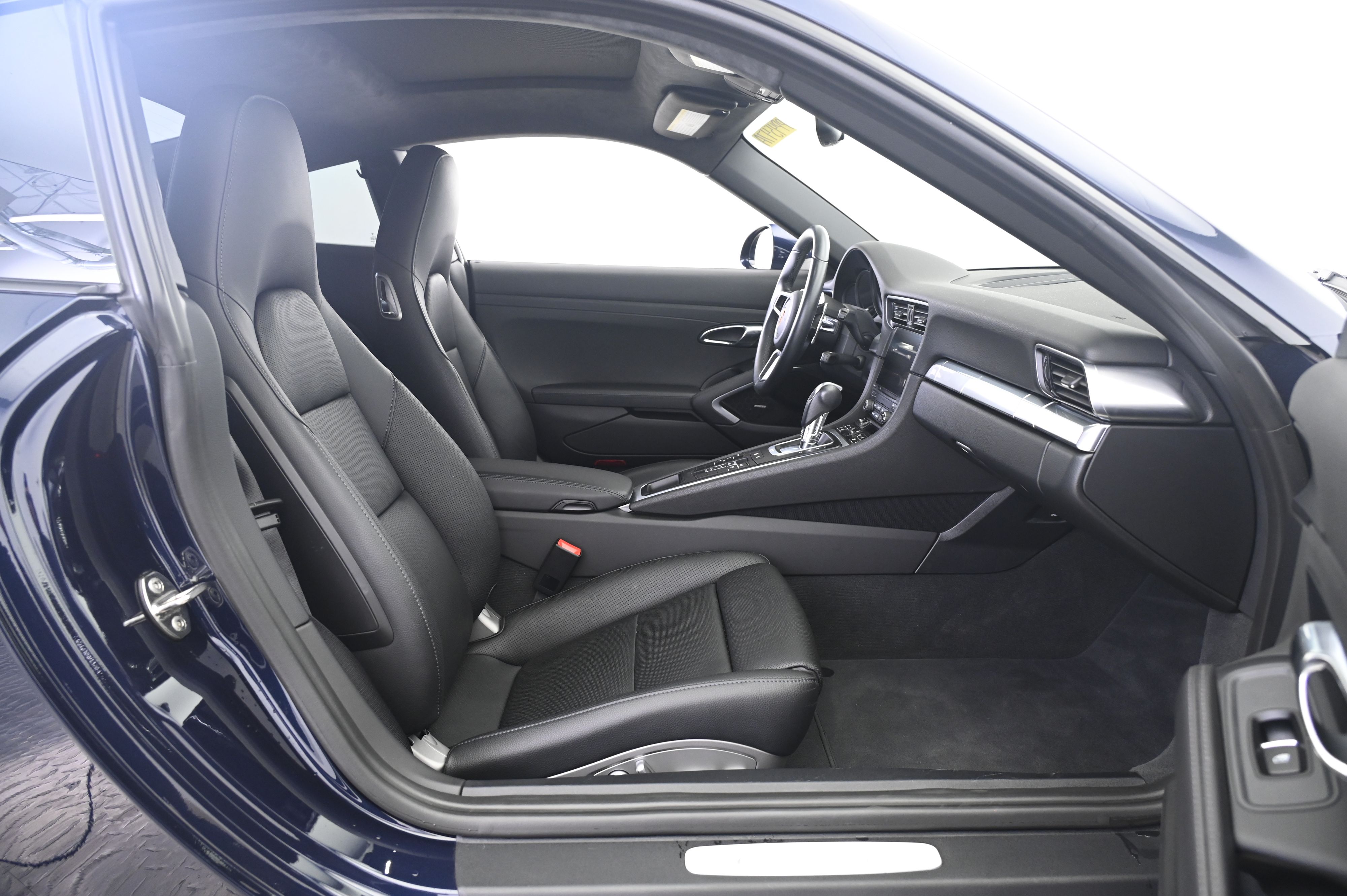 Thumbnail: 2019 Porsche 911 - 19