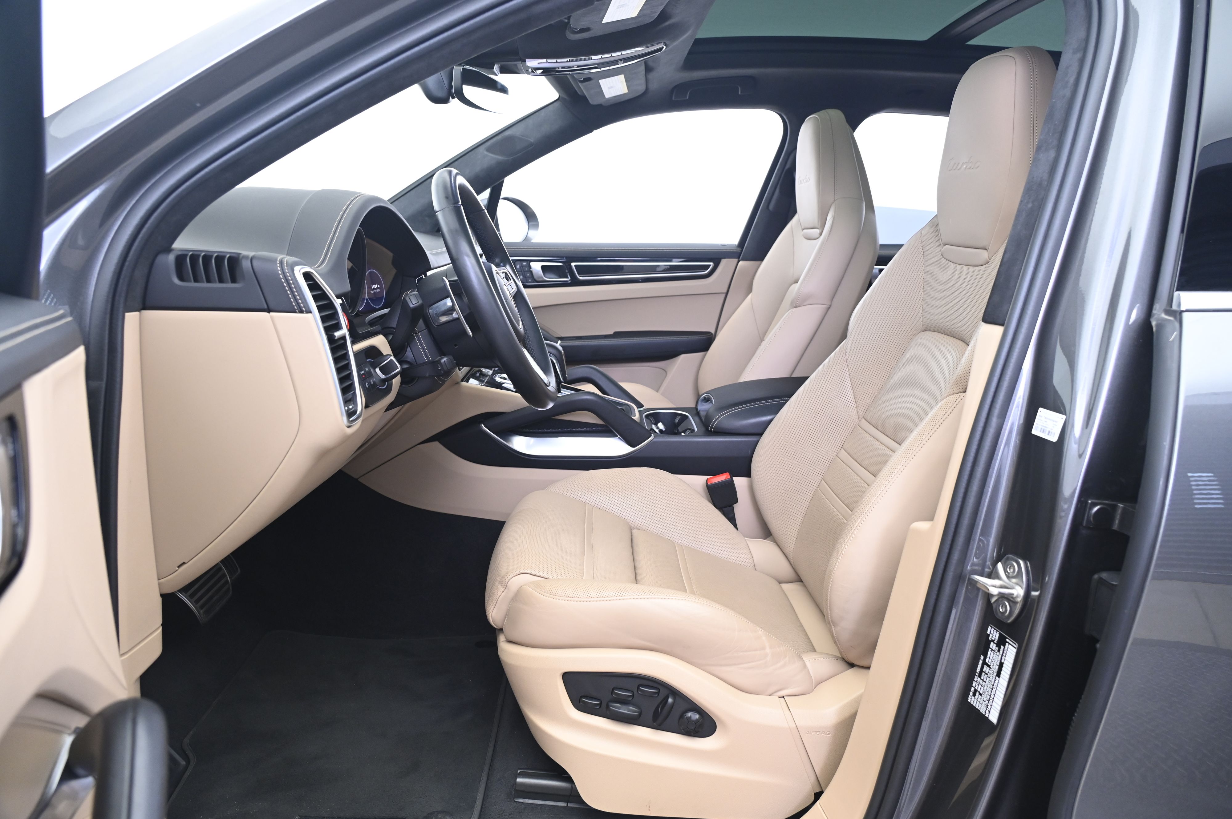 Thumbnail: 2023 Porsche Cayenne - 29