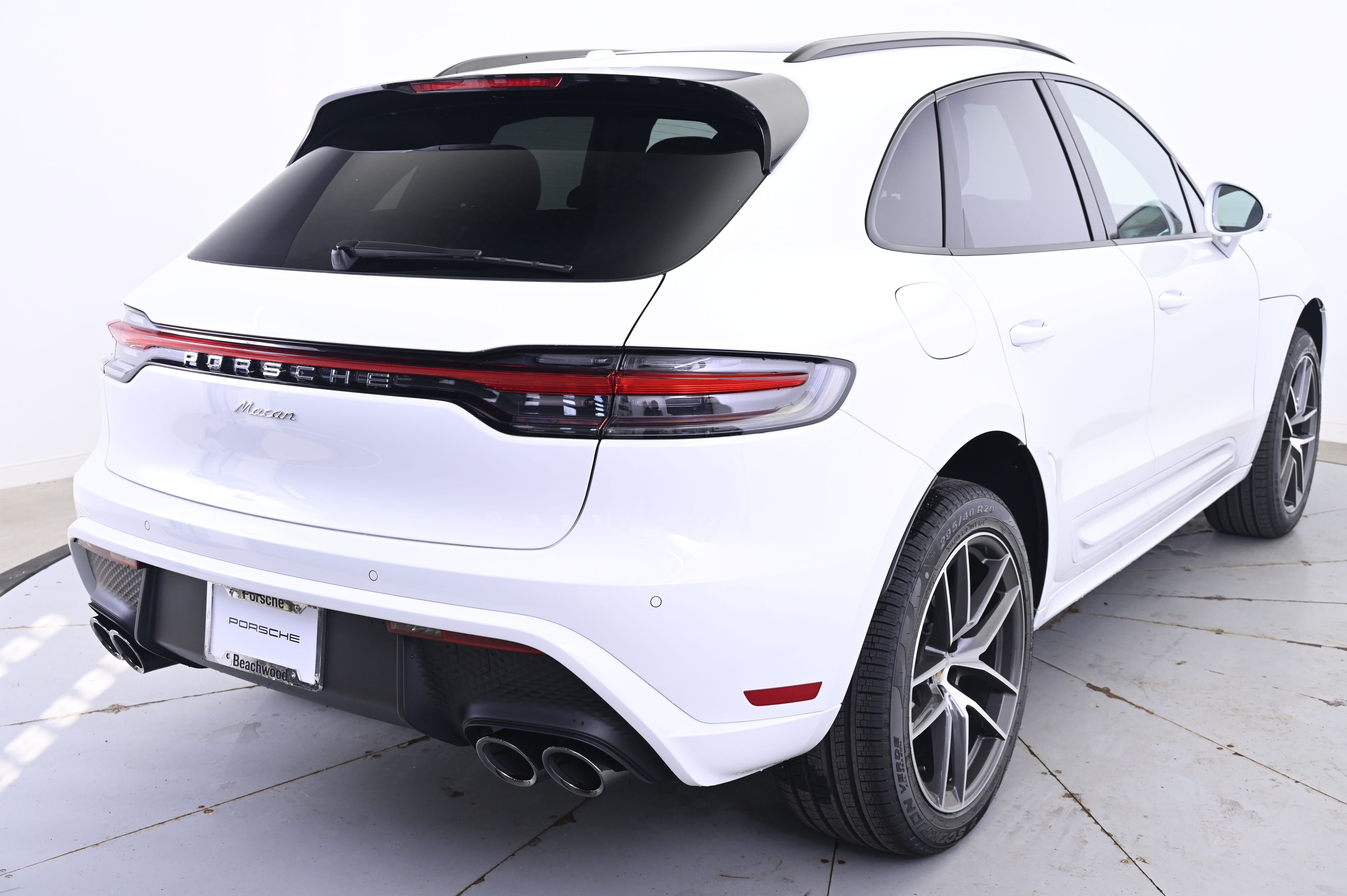 Thumbnail: 2026 Porsche Macan - 7