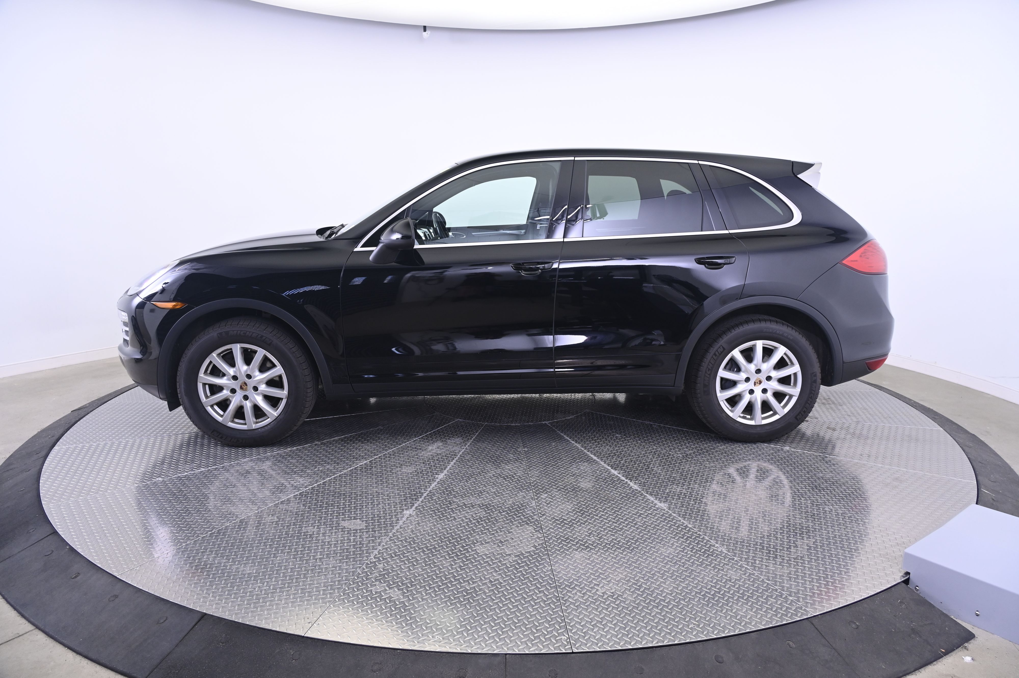 Thumbnail: 2014 Porsche Cayenne - 2