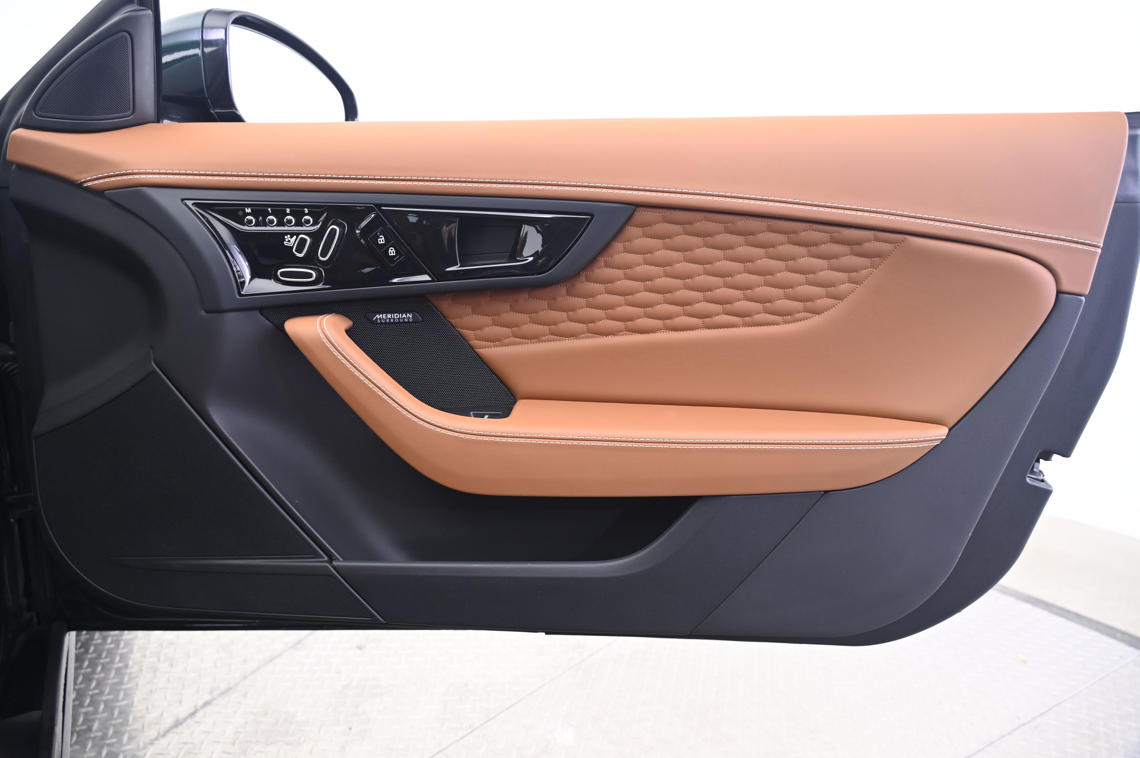 Thumbnail: 2024 Jaguar F-Type - 16