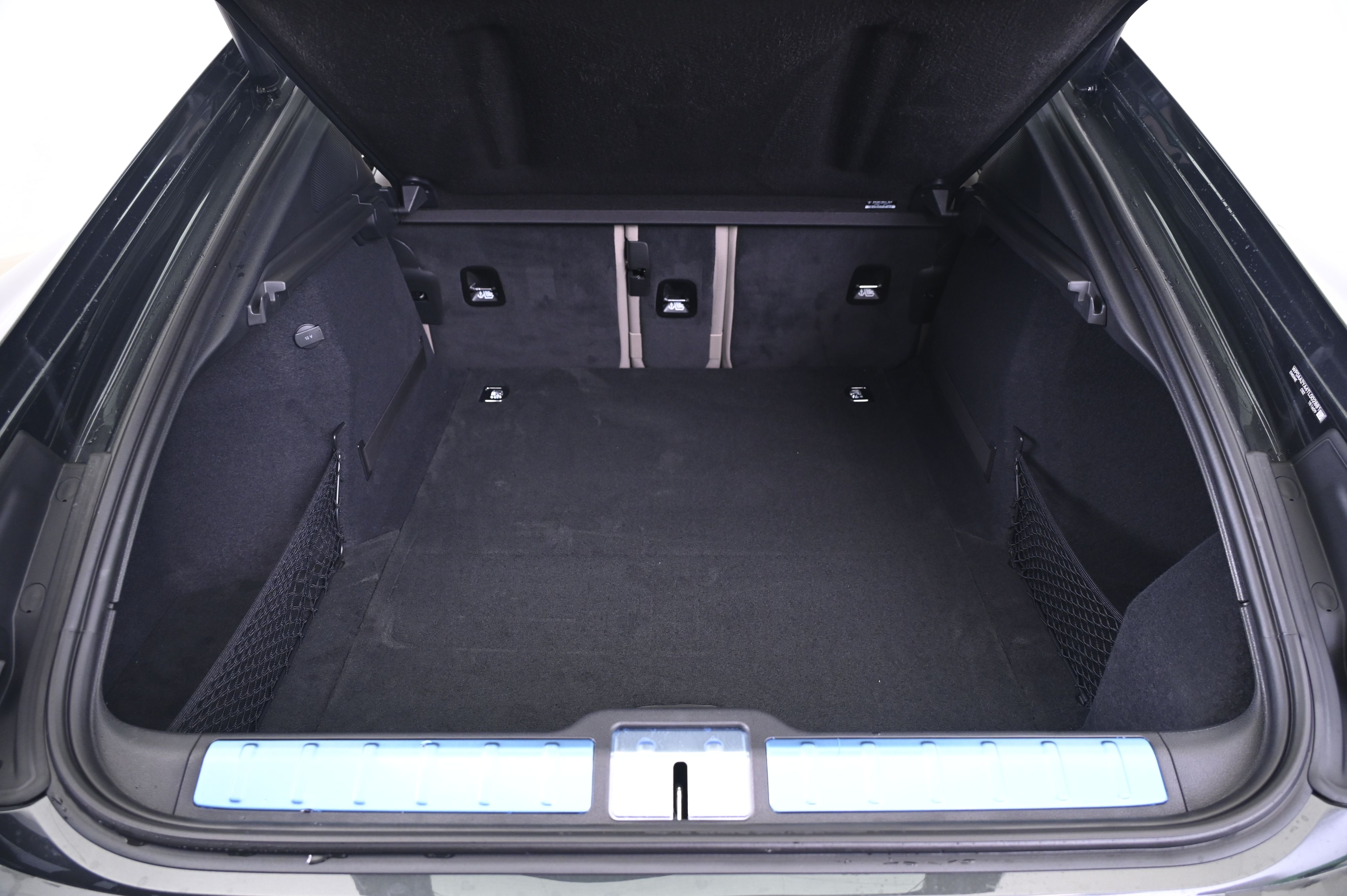 Thumbnail: 2026 Porsche Panamera - 15