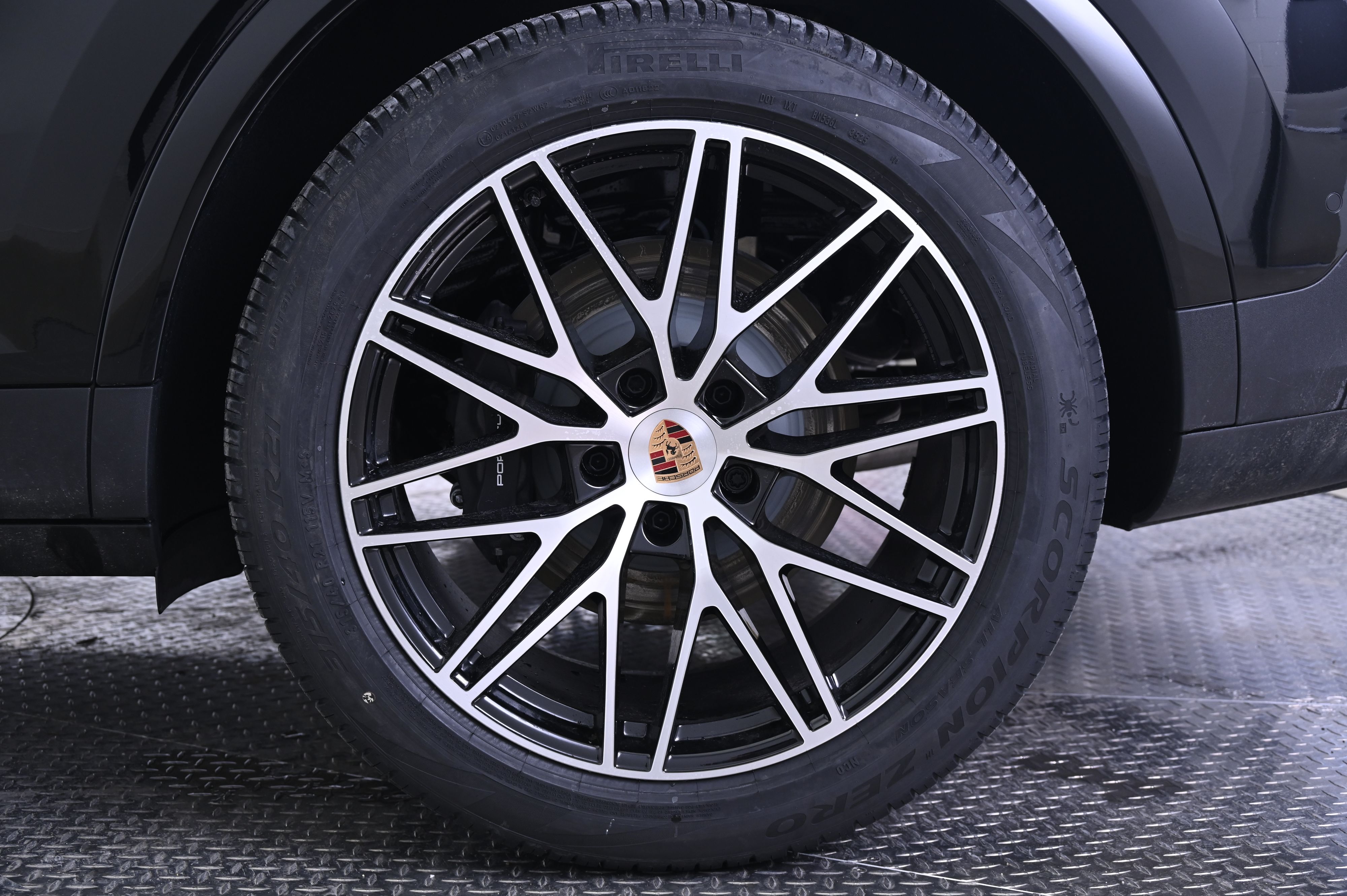 Thumbnail: 2026 Porsche Cayenne - 12