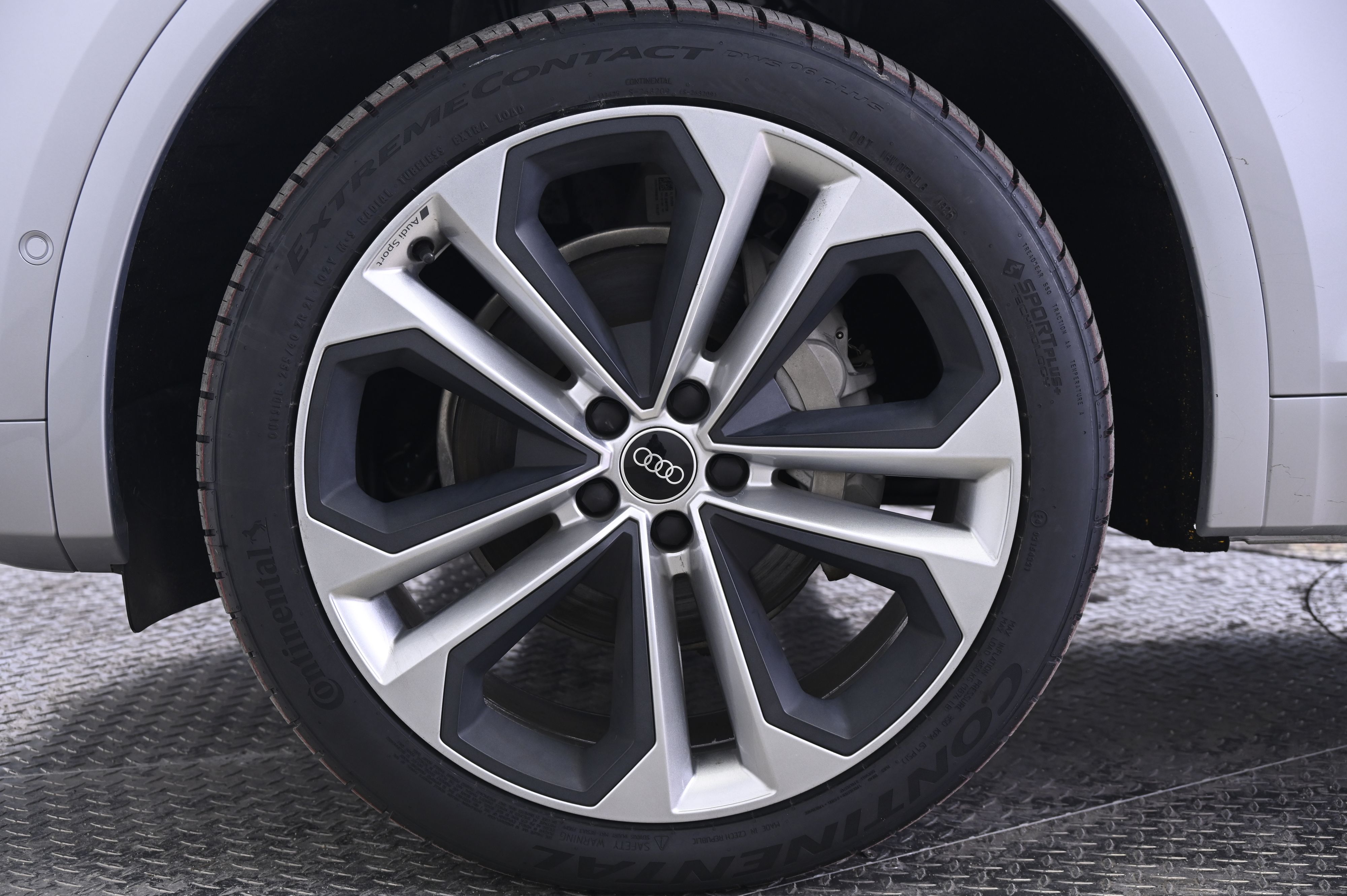 Thumbnail: 2023 Audi Q5 - 11