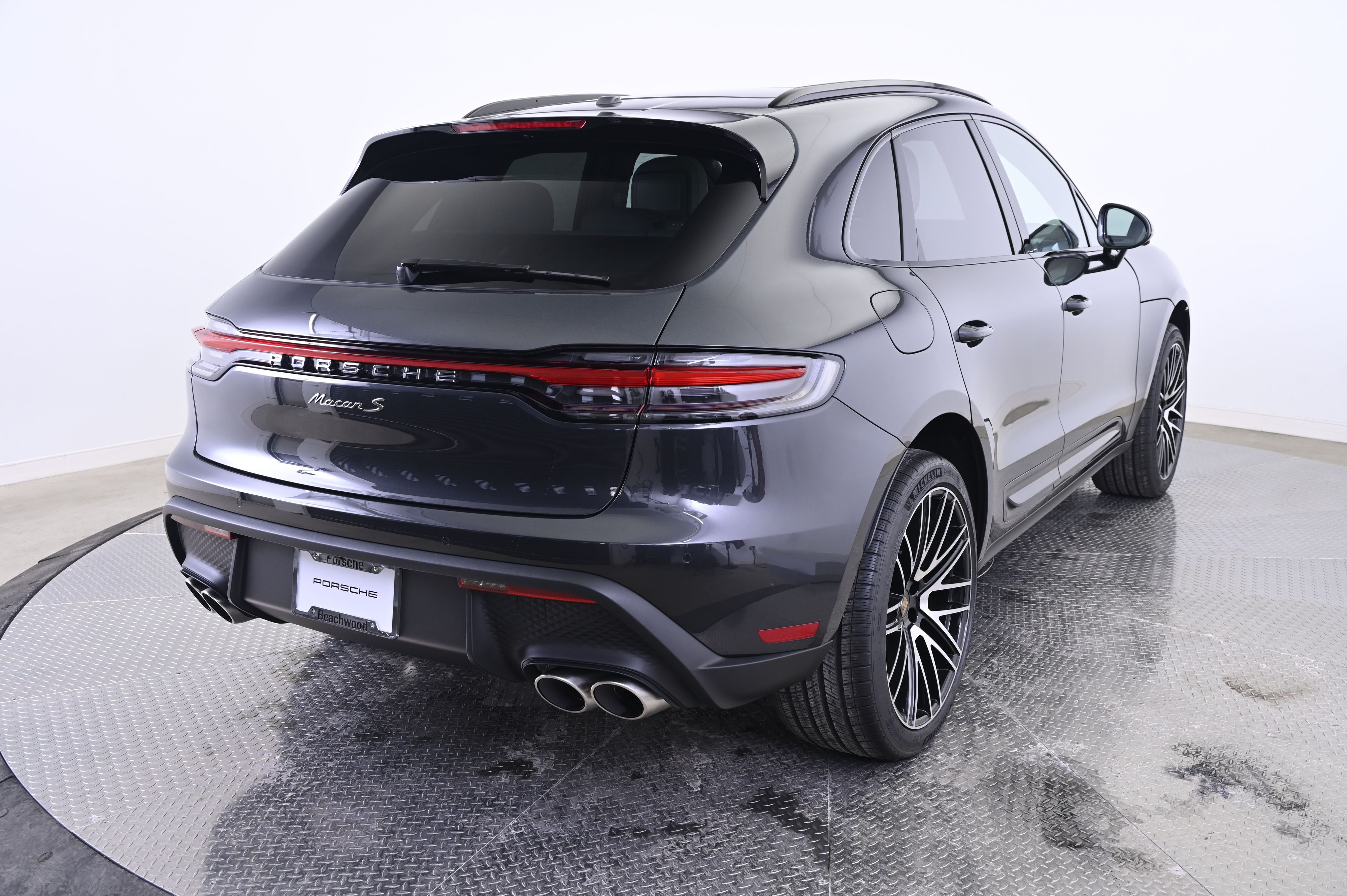 Thumbnail: 2026 Porsche Macan - 7