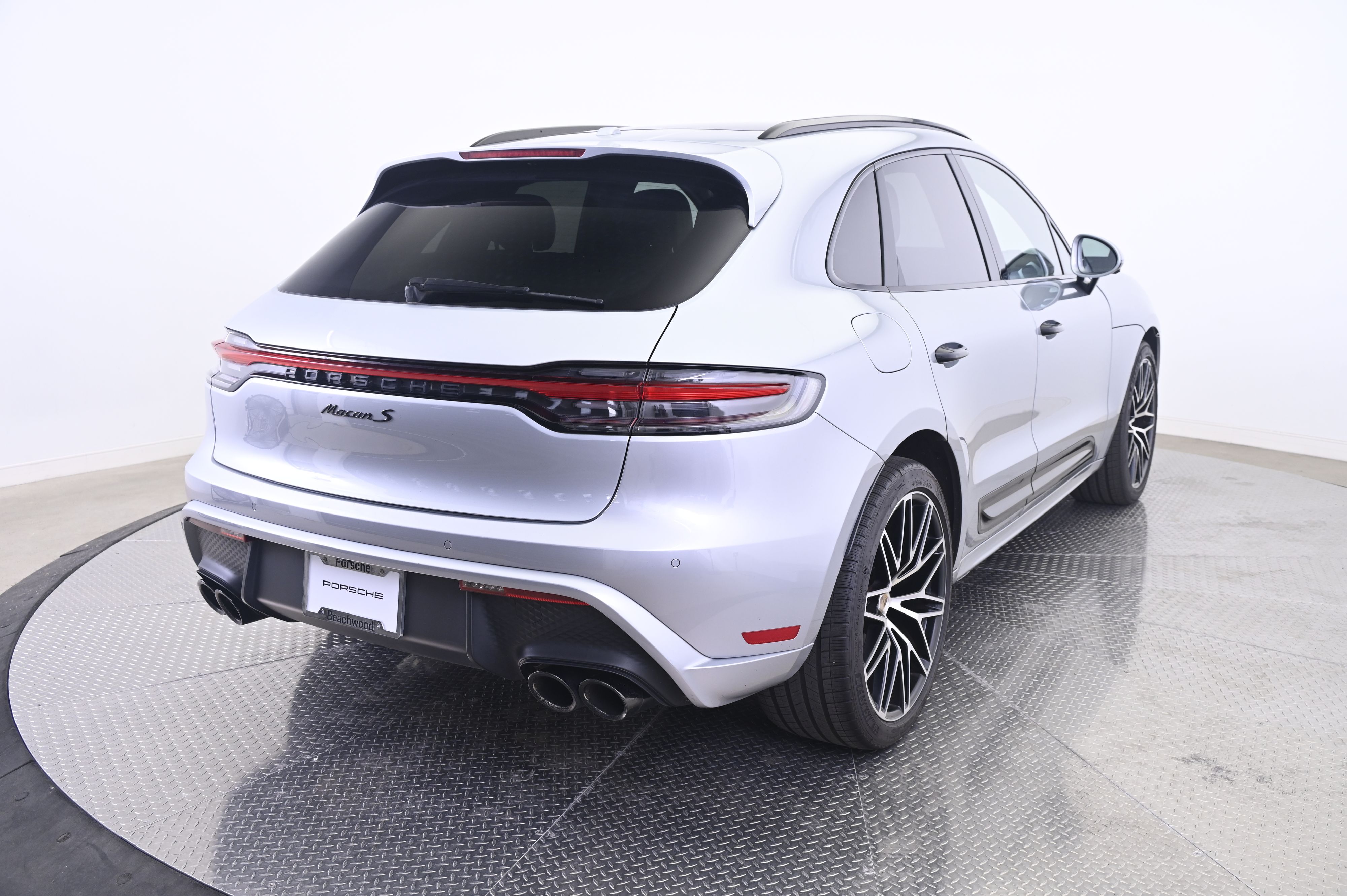 Thumbnail: 2023 Porsche Macan - 7