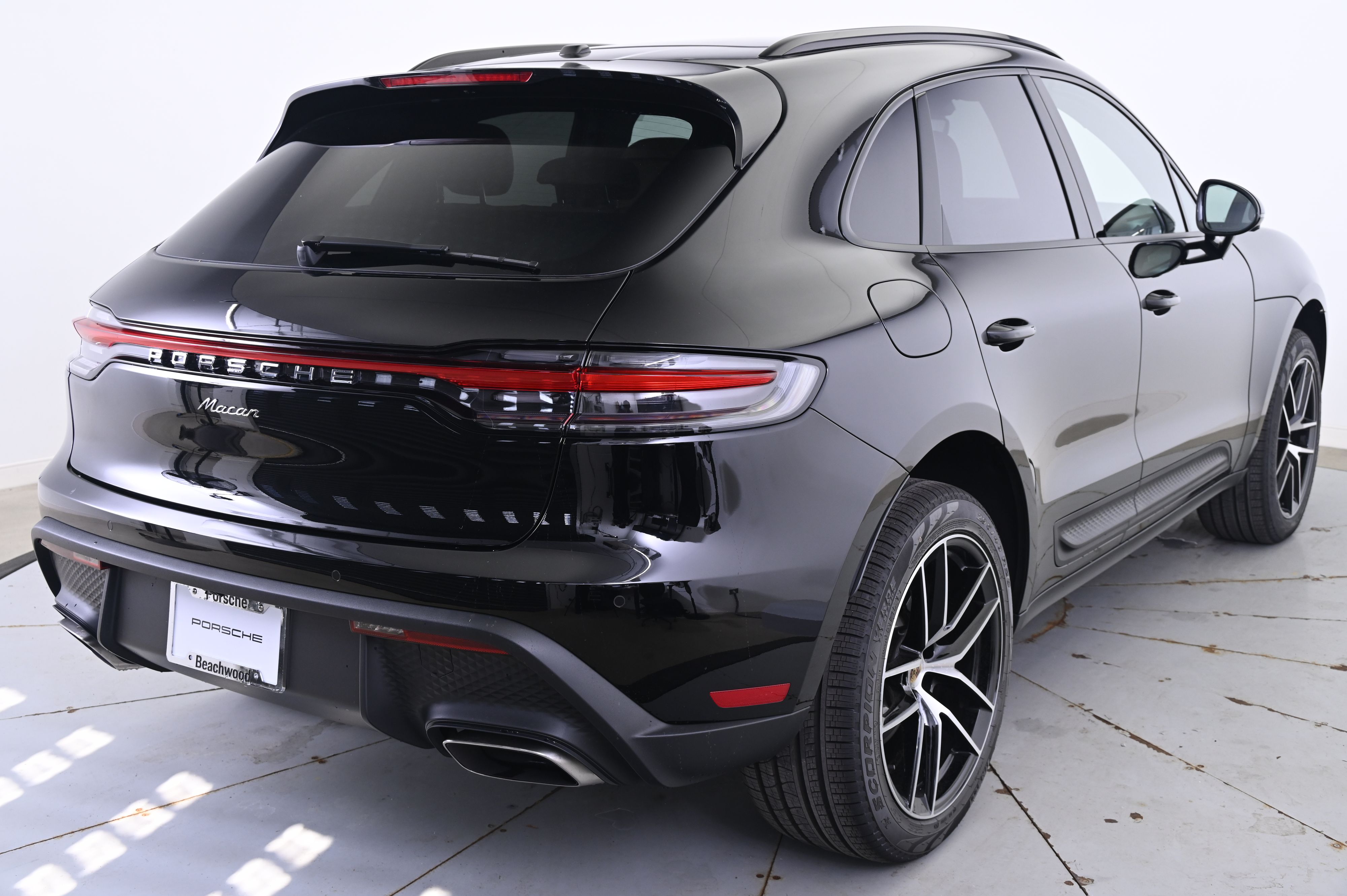 Thumbnail: 2026 Porsche Macan - 7