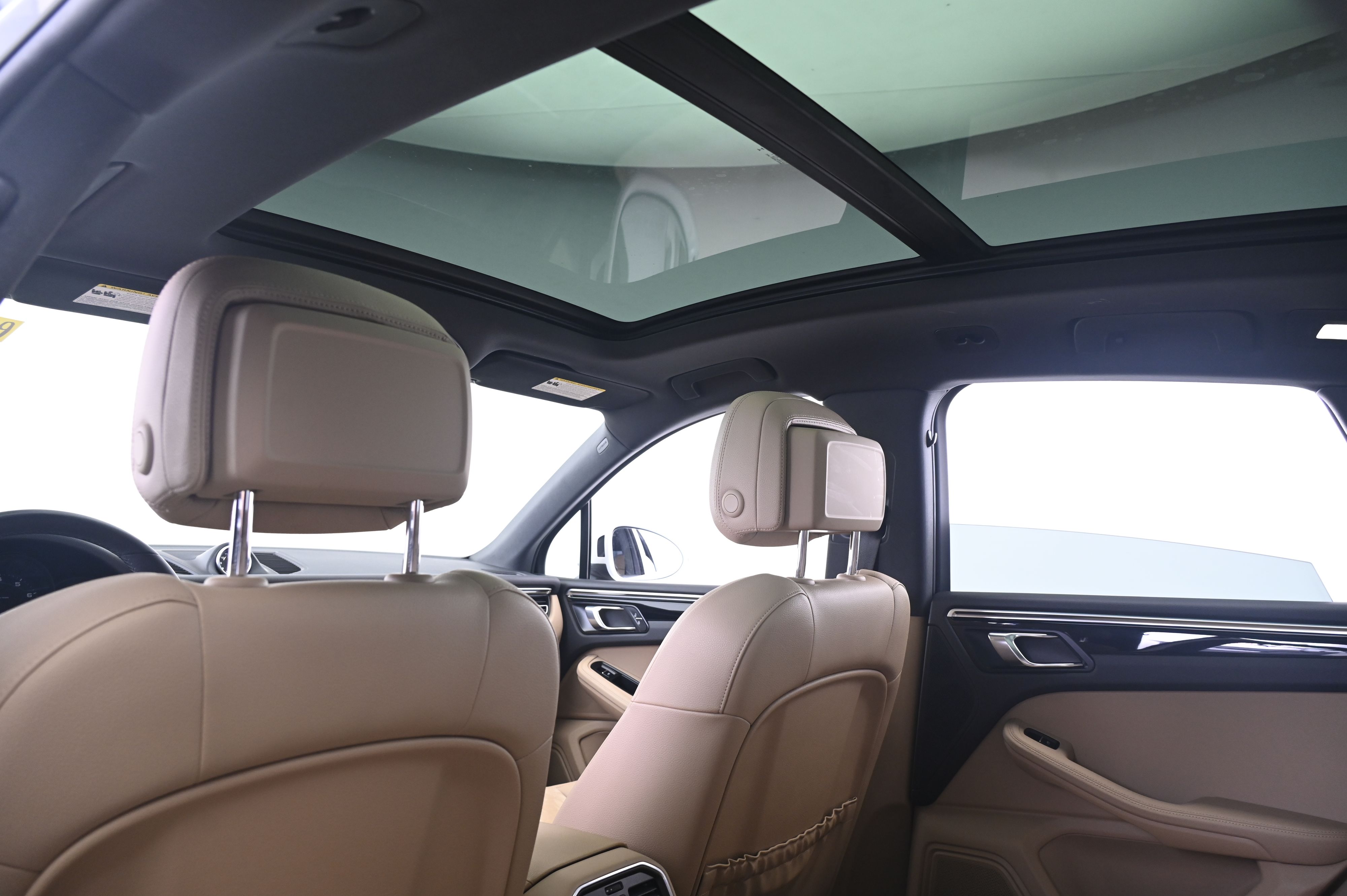 Thumbnail: 2019 Porsche Macan - 25