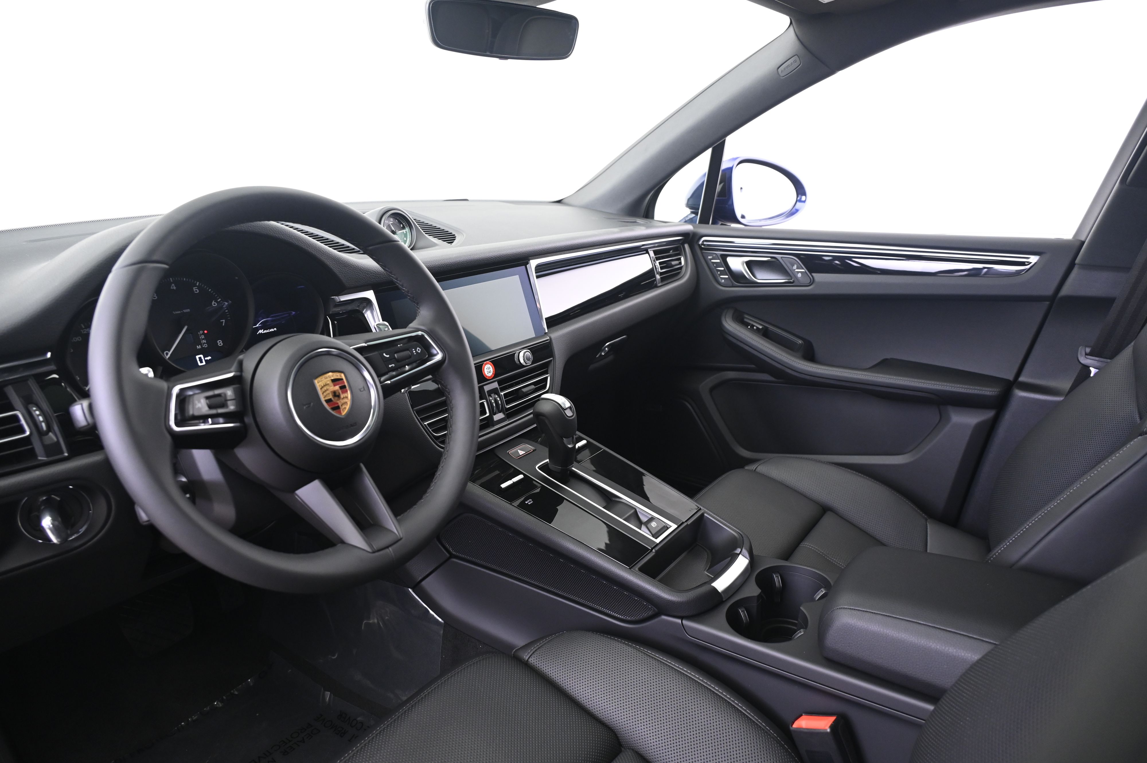 Thumbnail: 2026 Porsche Macan - 28