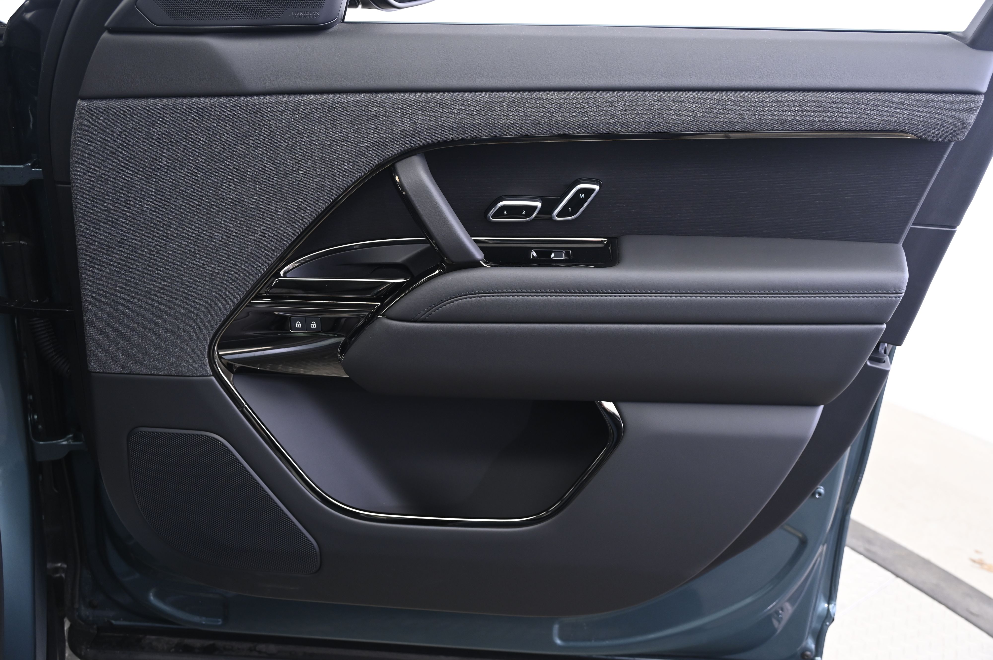 Thumbnail: 2024 Land Rover Range Rover Sport - 20