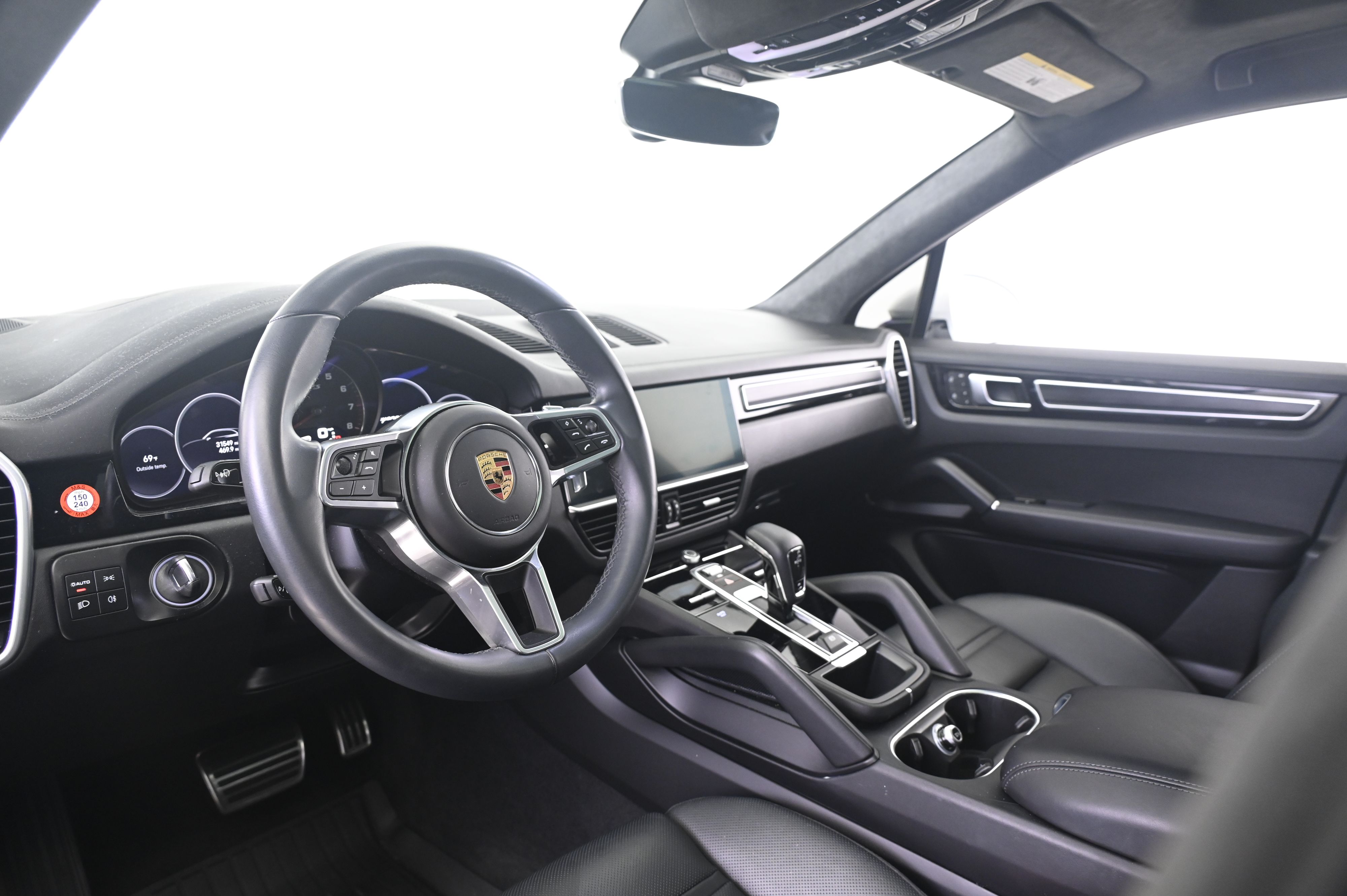 Thumbnail: 2023 Porsche Cayenne - 28