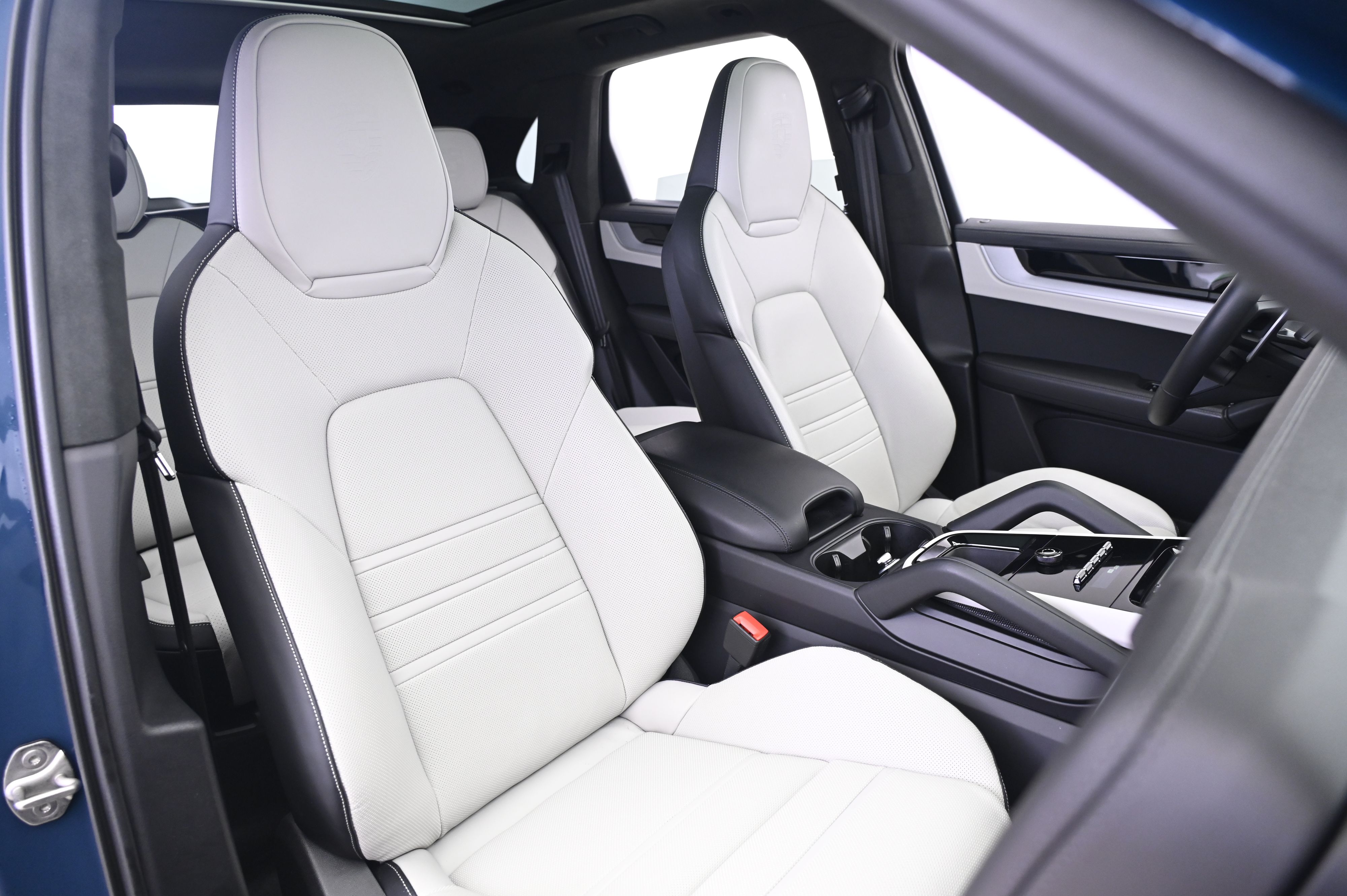 Thumbnail: 2024 Porsche Cayenne - 24