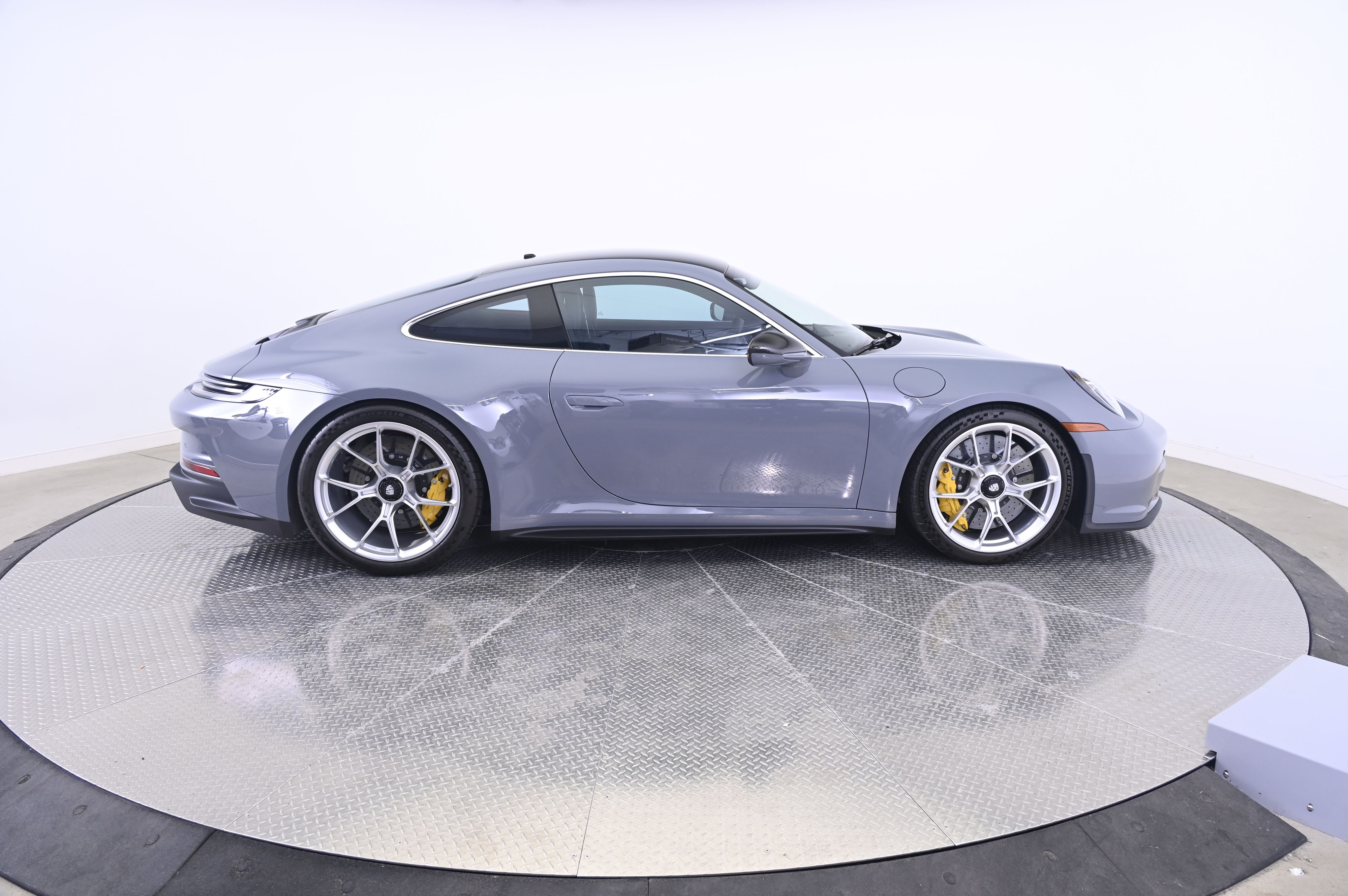 Thumbnail: 2023 Porsche 911 - 8