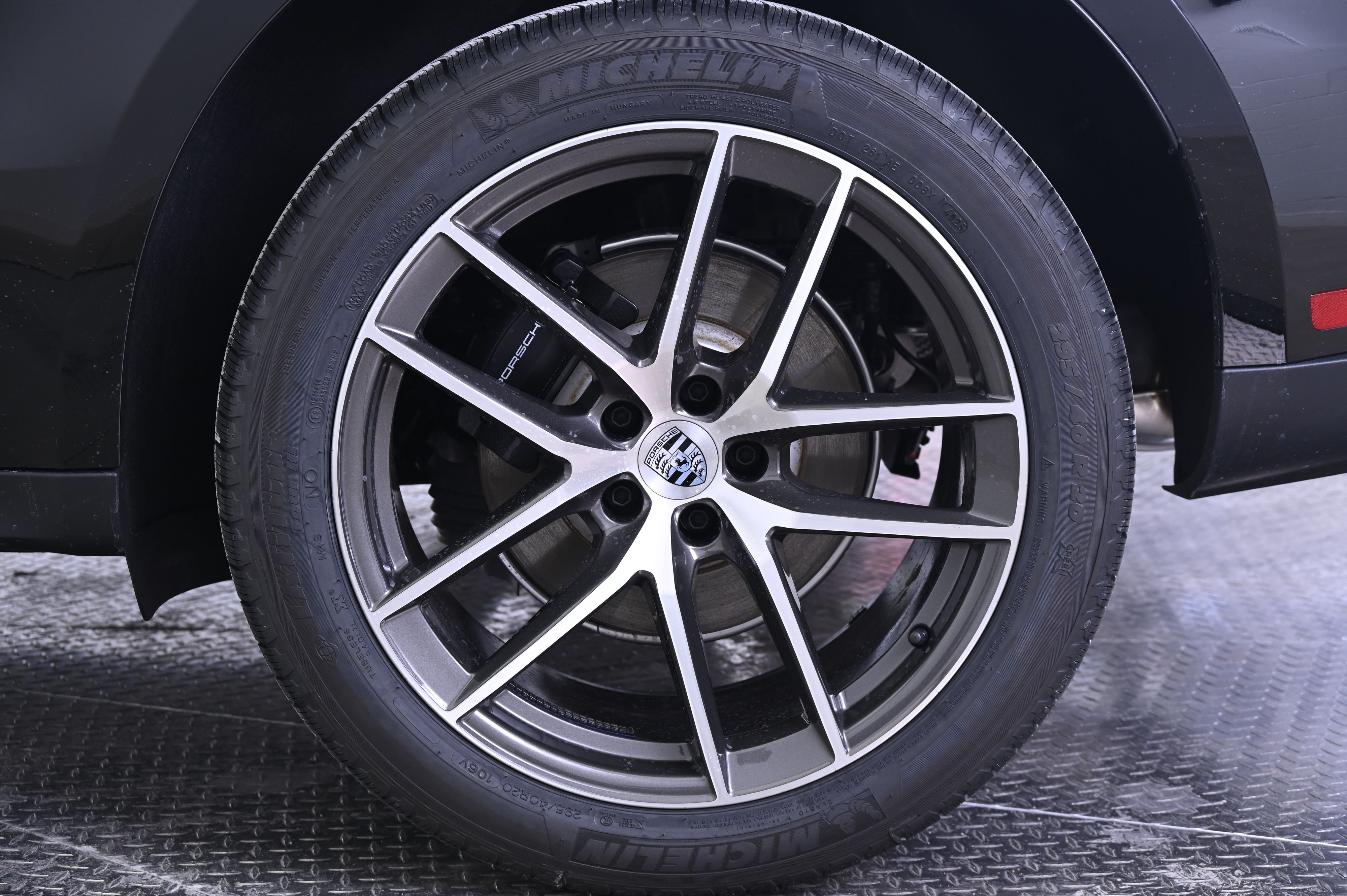 Thumbnail: 2026 Porsche Macan - 12