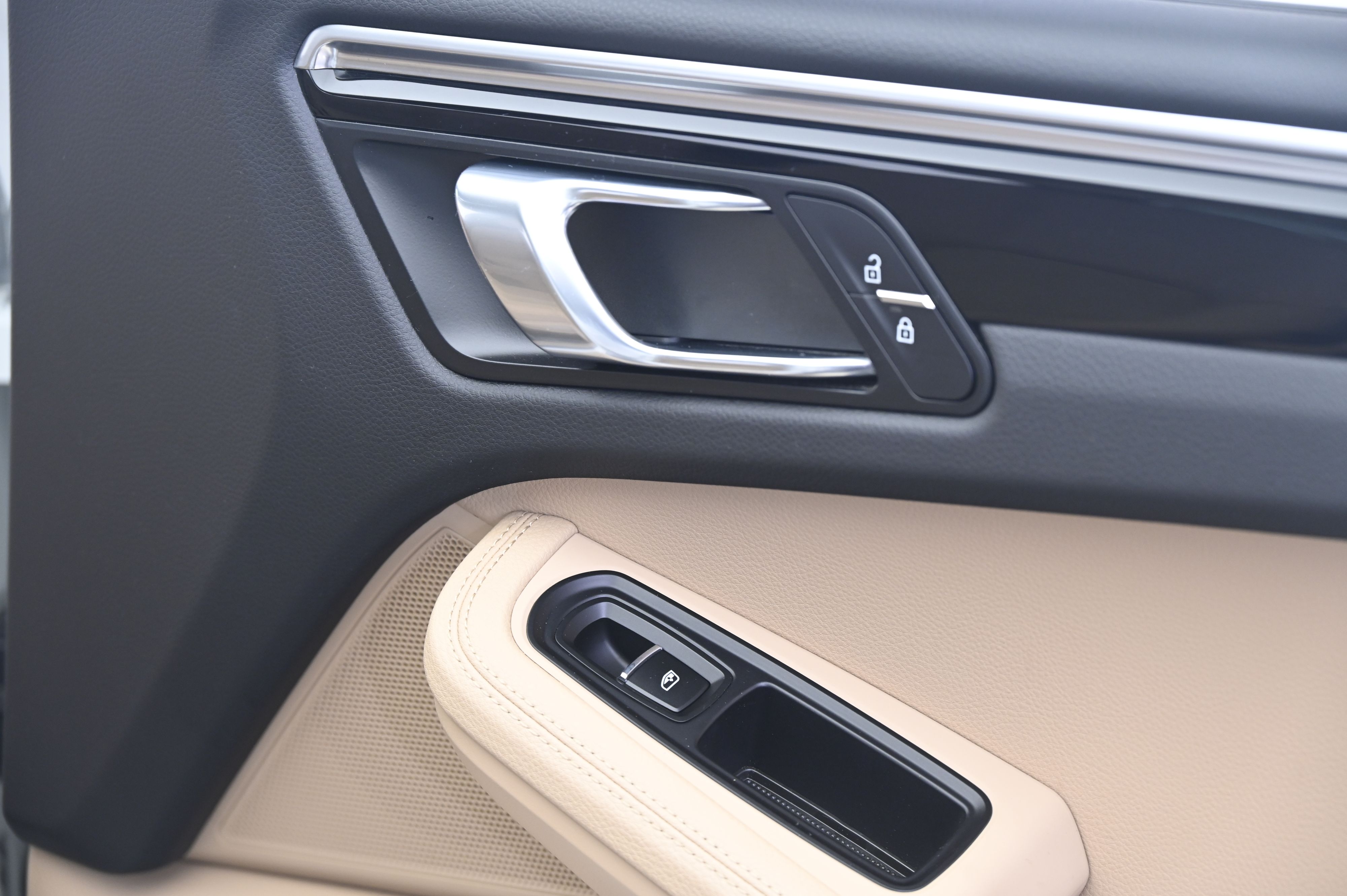 Thumbnail: 2019 Porsche Macan - 21