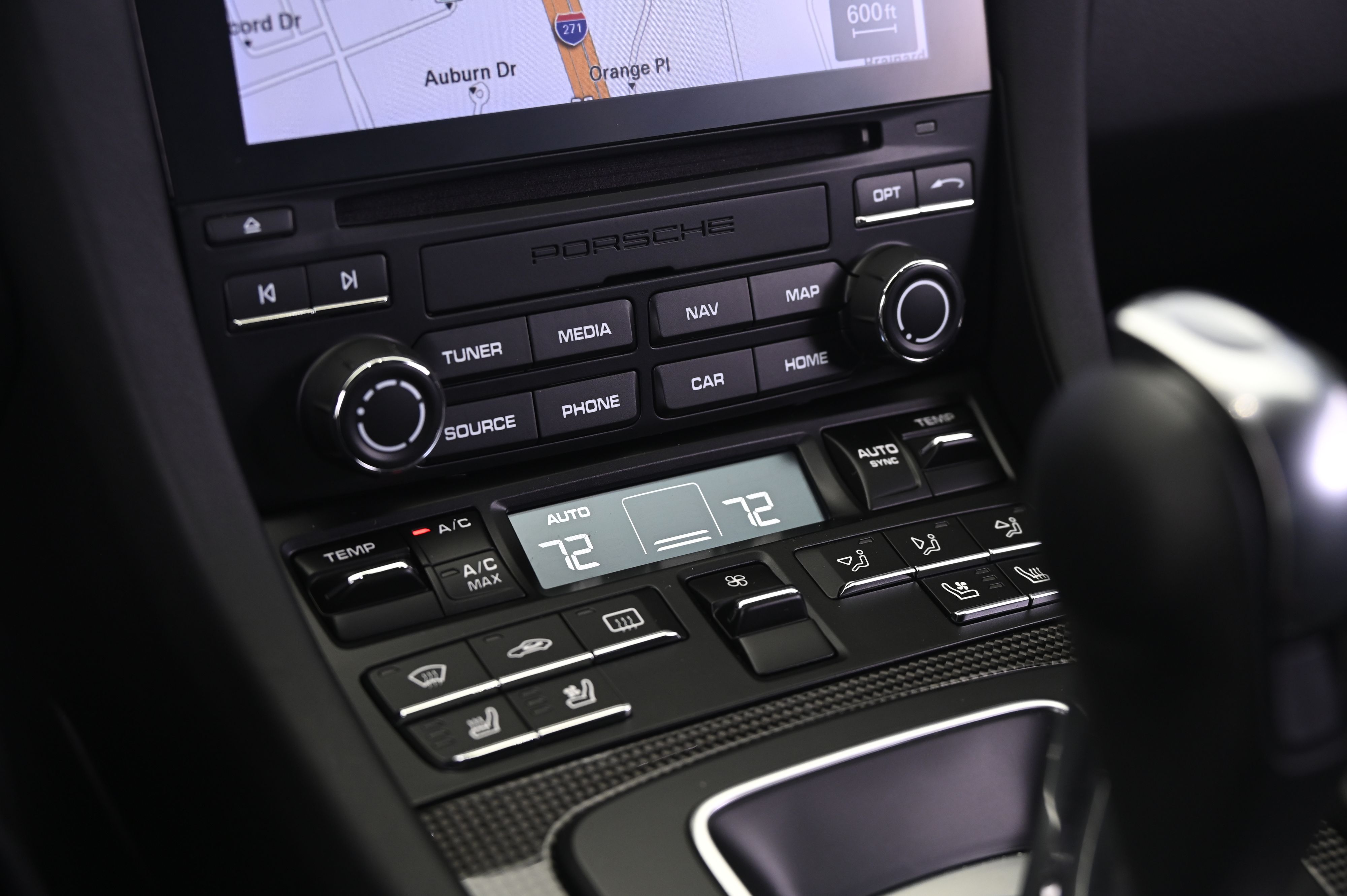 Thumbnail: 2019 Porsche 911 - 30