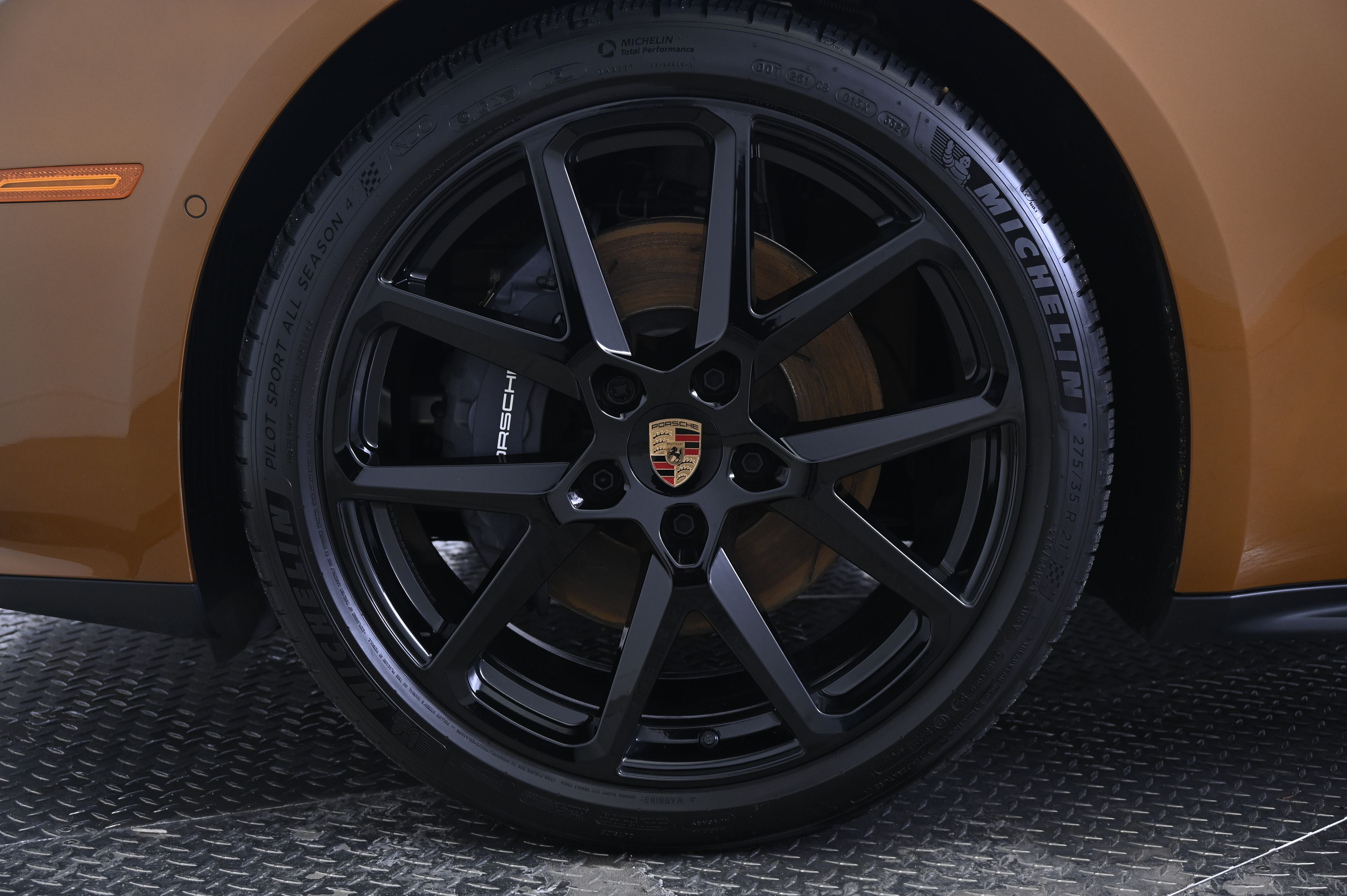 Thumbnail: 2025 Porsche Panamera - 11