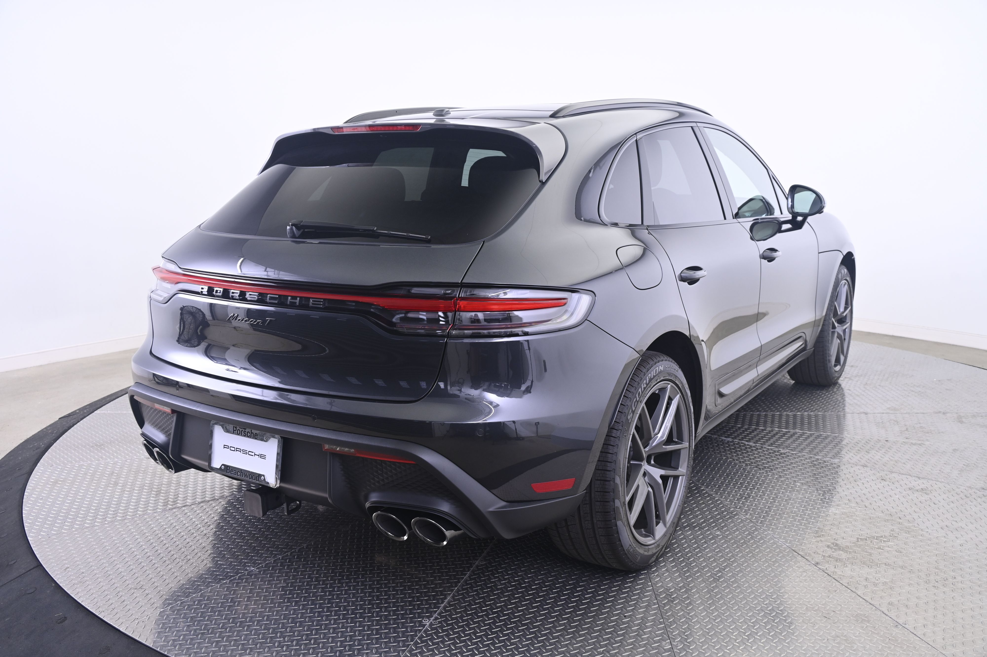 Thumbnail: 2026 Porsche Macan - 7