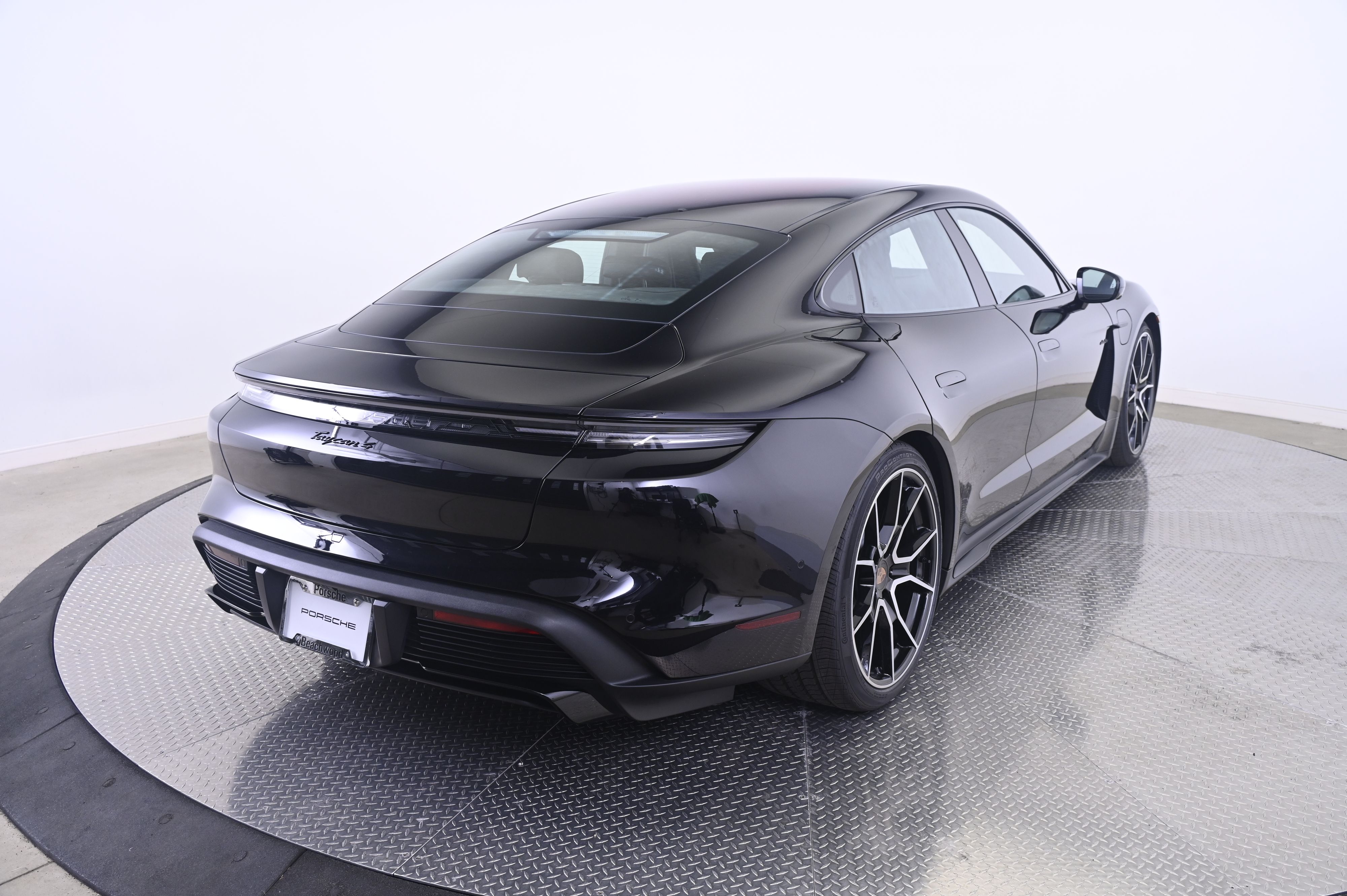 Thumbnail: 2026 Porsche Taycan - 7