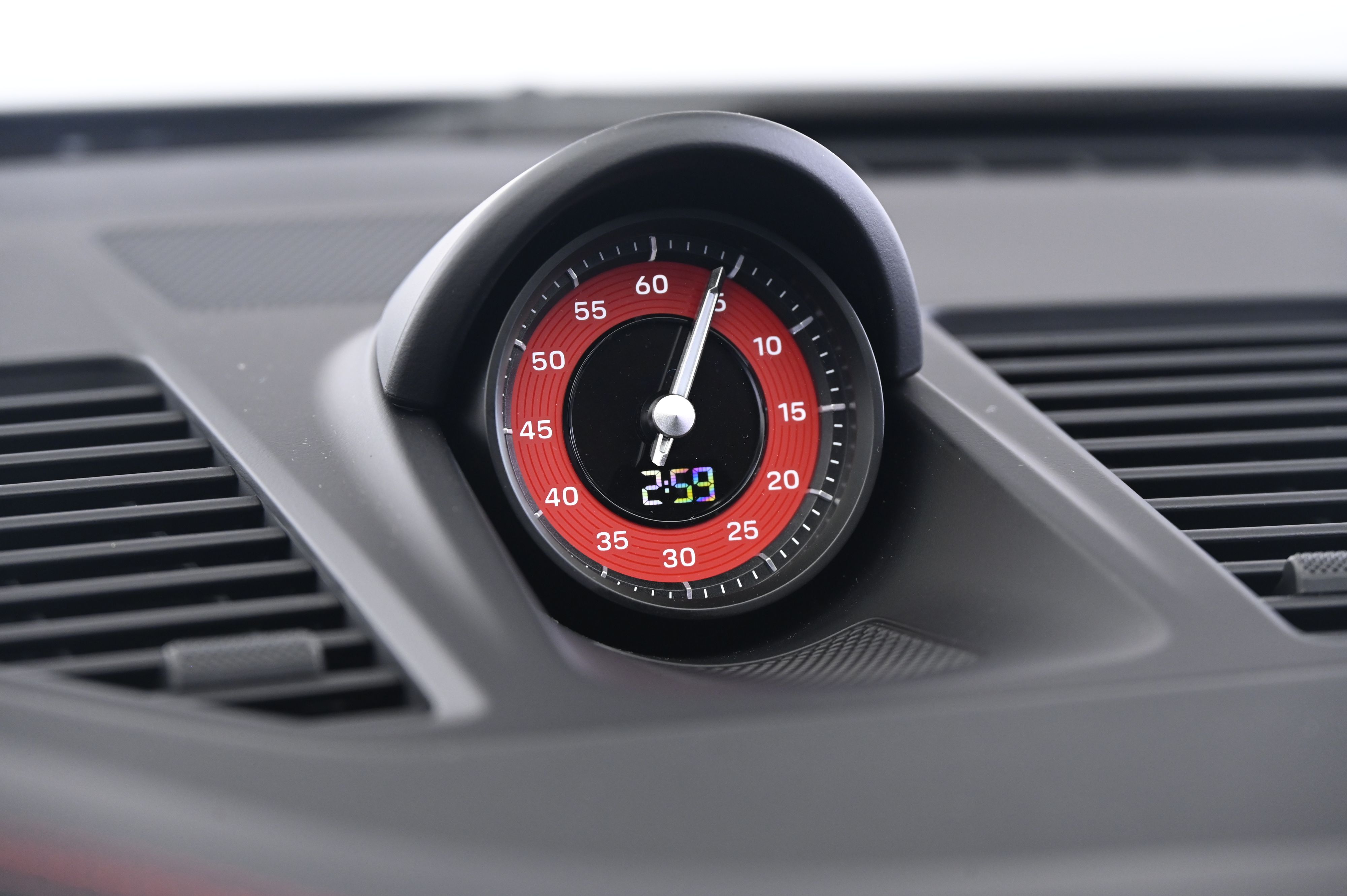 Thumbnail: 2025 Porsche 911 - 27