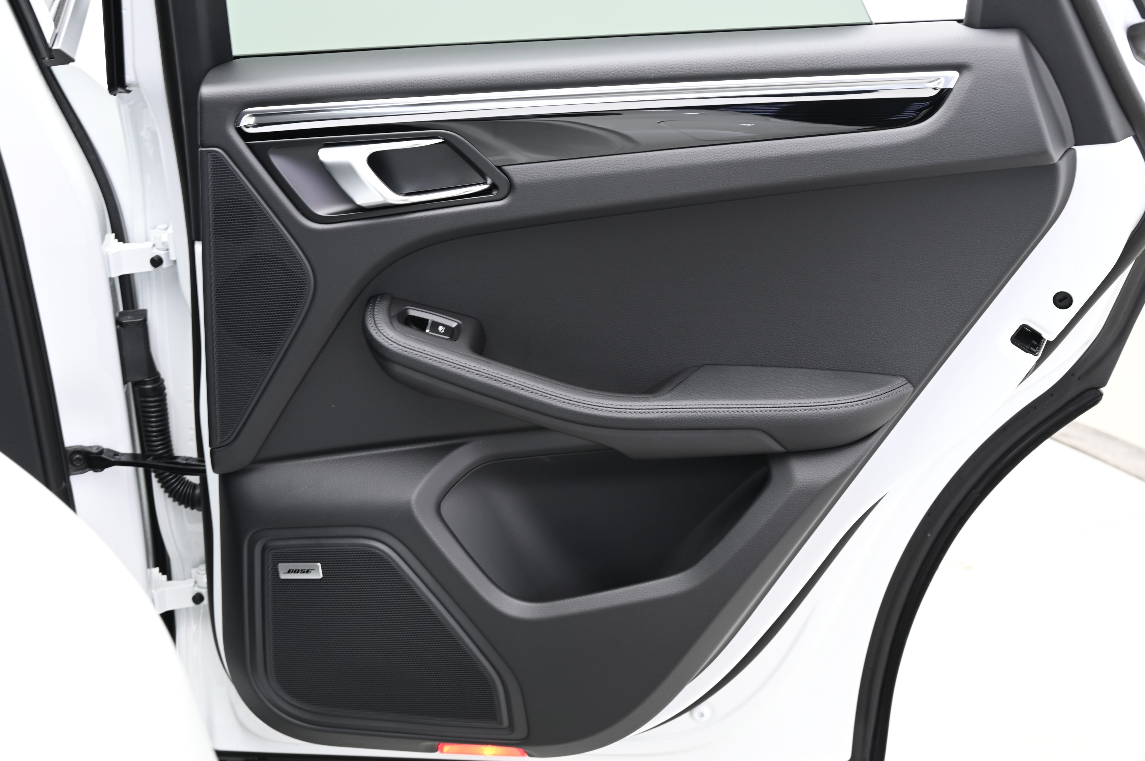 Thumbnail: 2025 Porsche Macan - 20