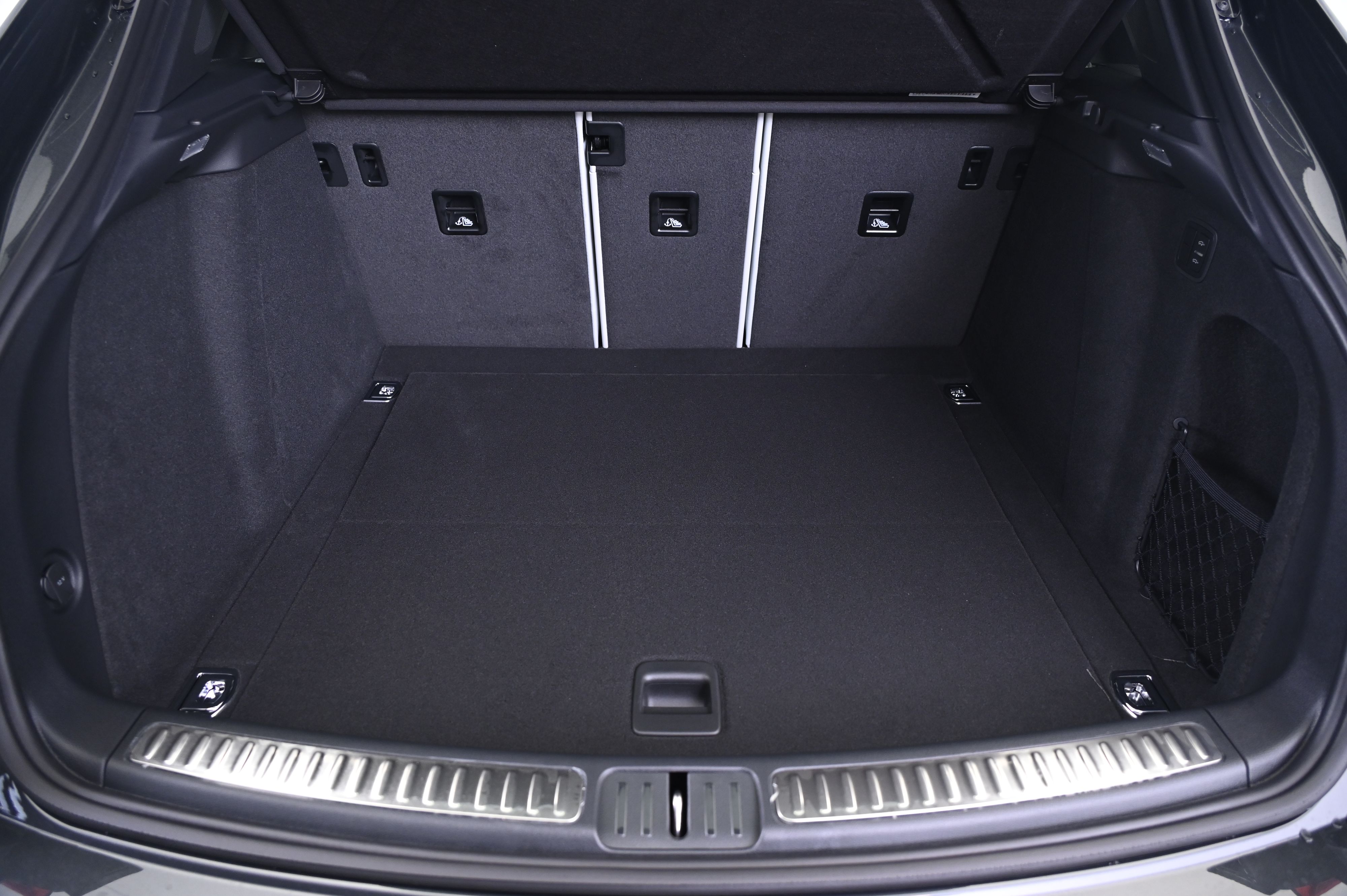 Thumbnail: 2026 Porsche Macan - 15