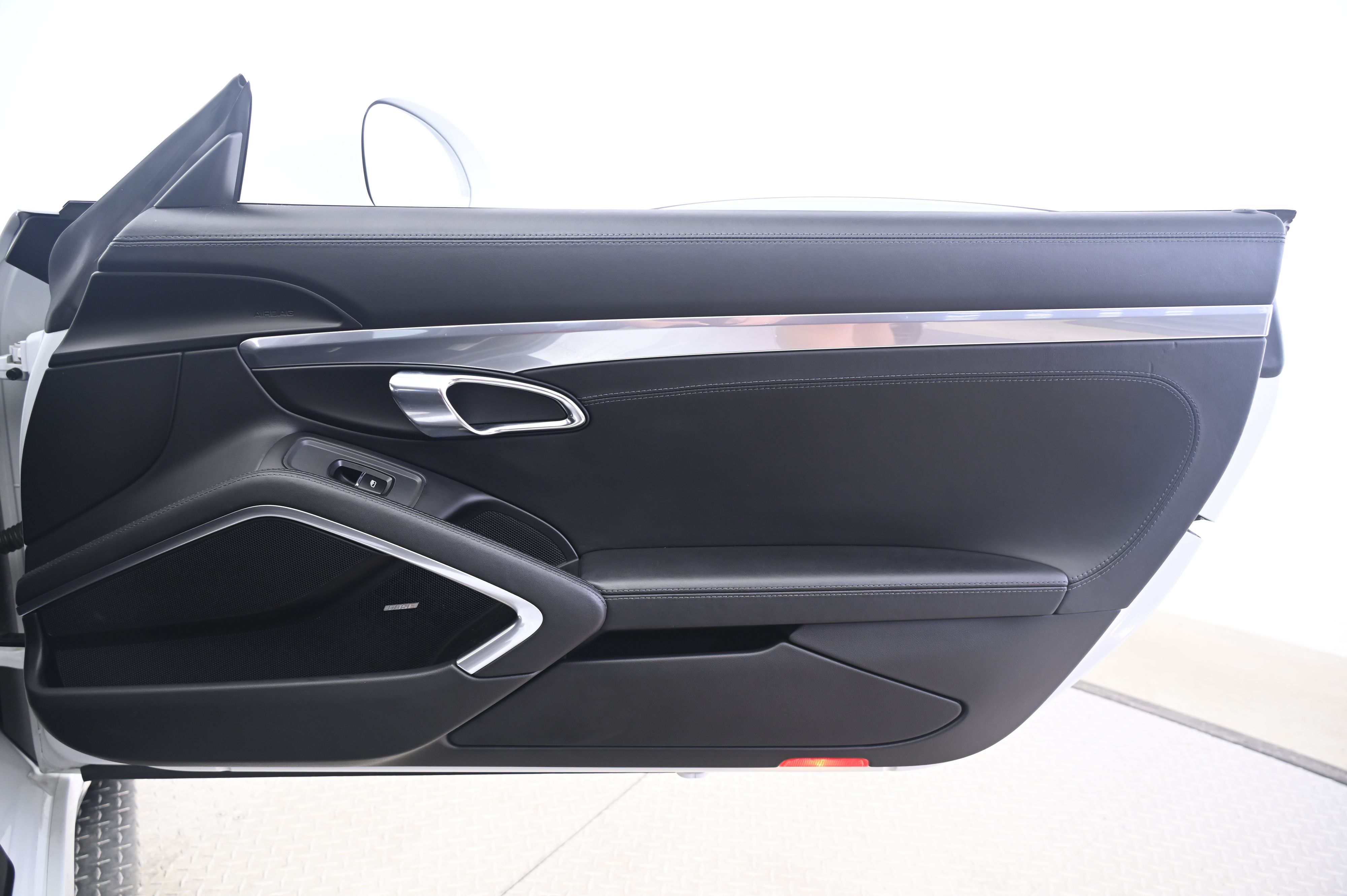 Thumbnail: 2017 Porsche 911 - 16