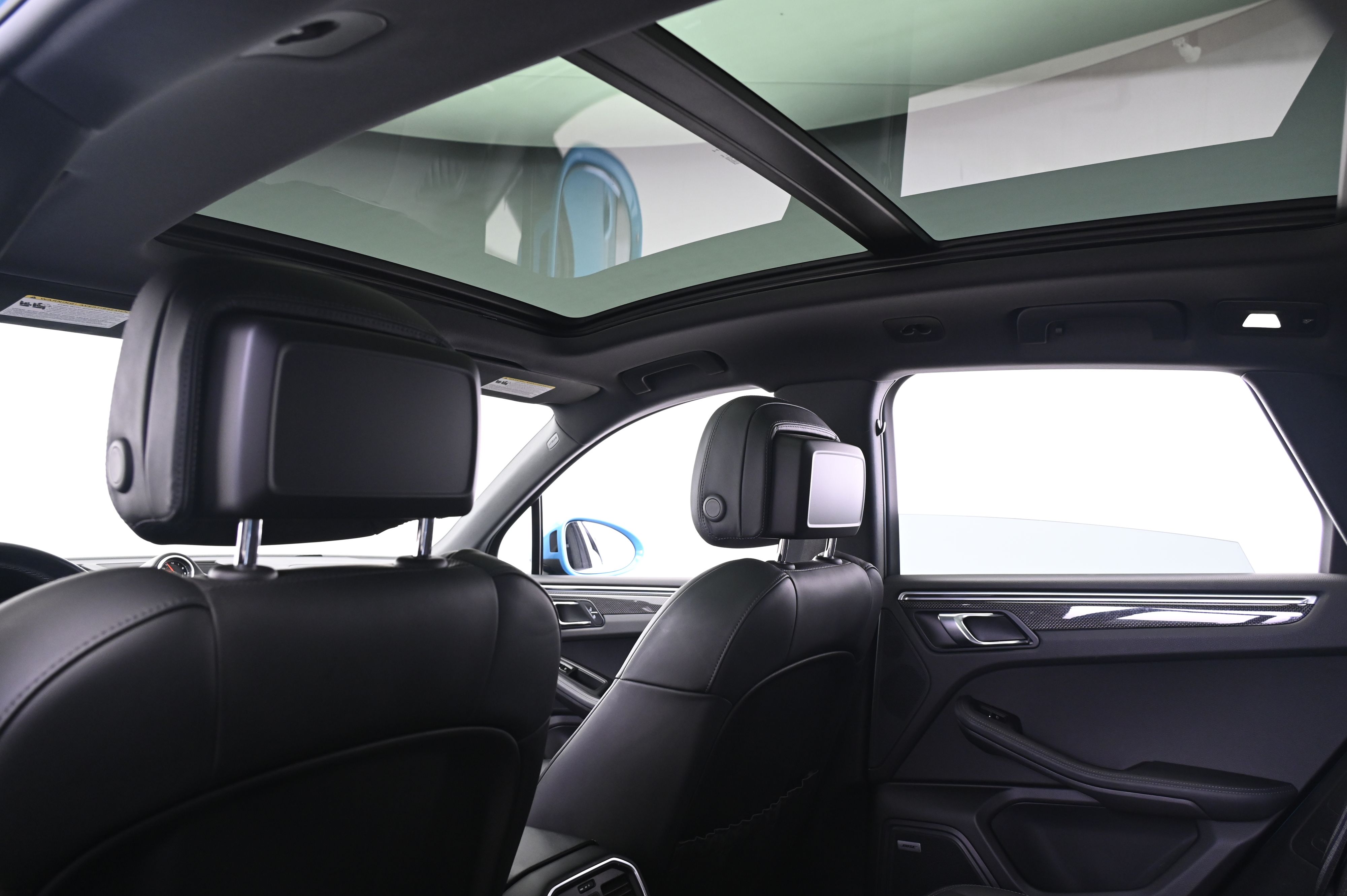 Thumbnail: 2021 Porsche Macan - 25