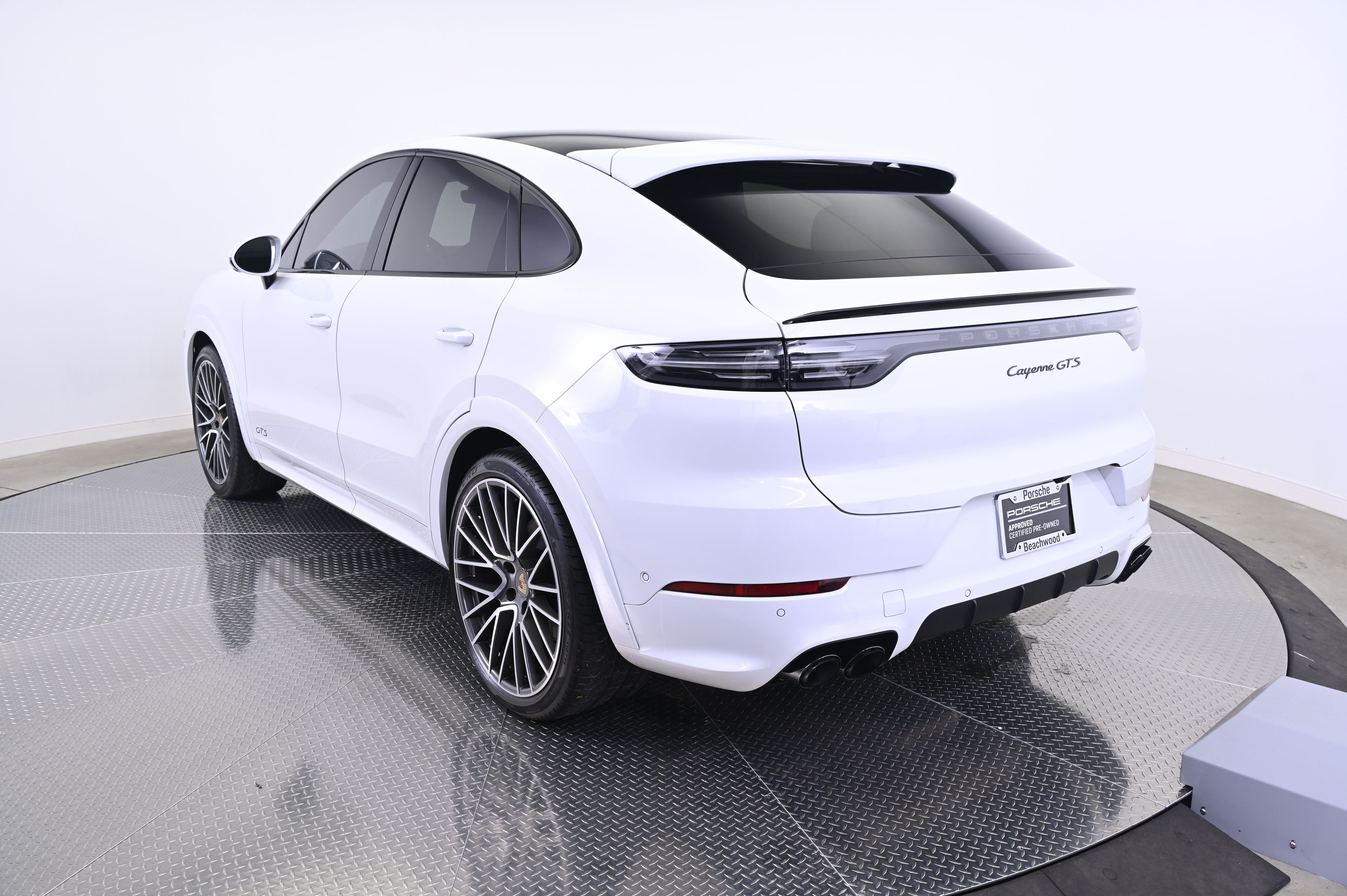 Thumbnail: 2022 Porsche  - 3