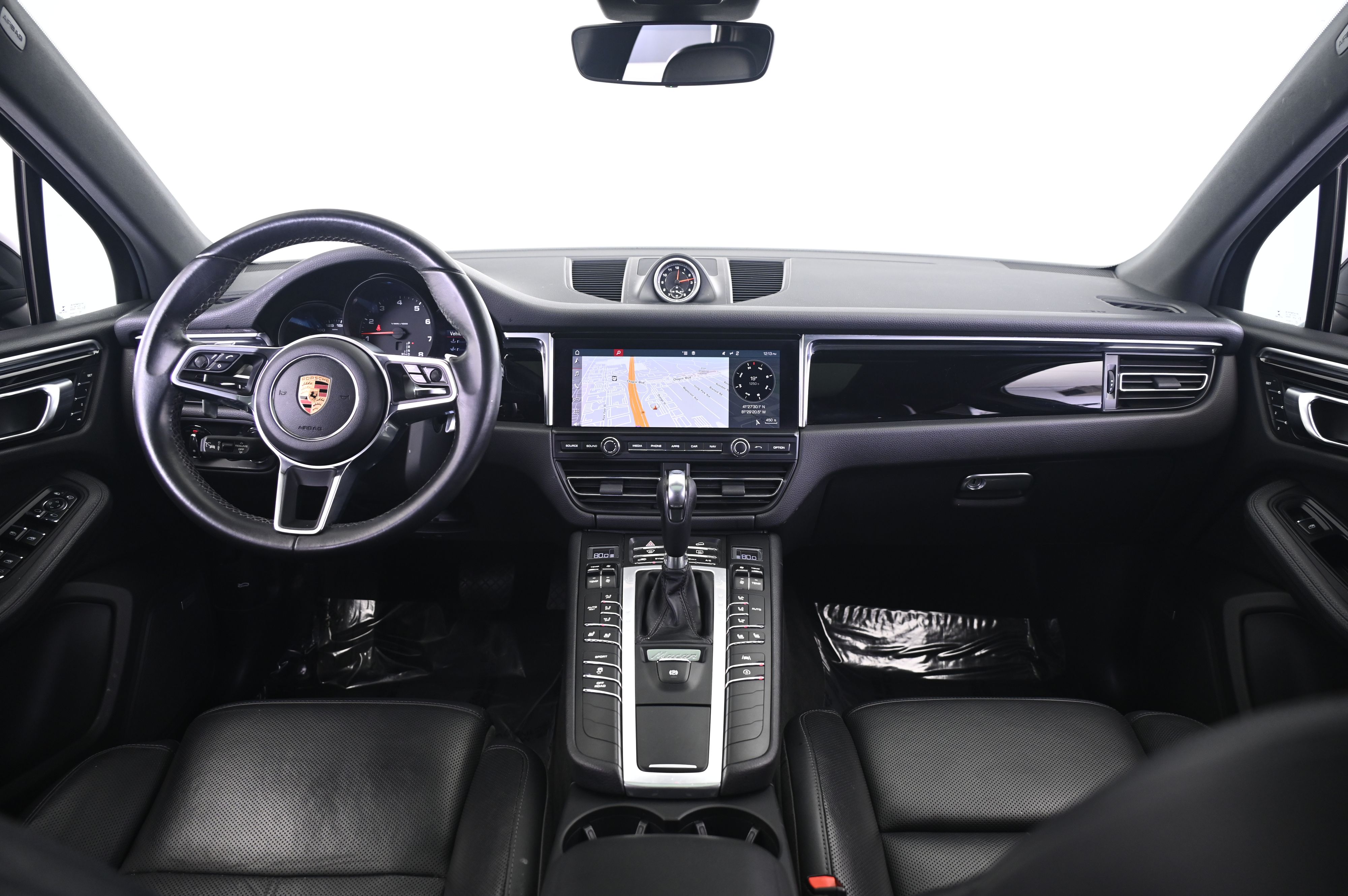 Thumbnail: 2019 Porsche Macan - 31