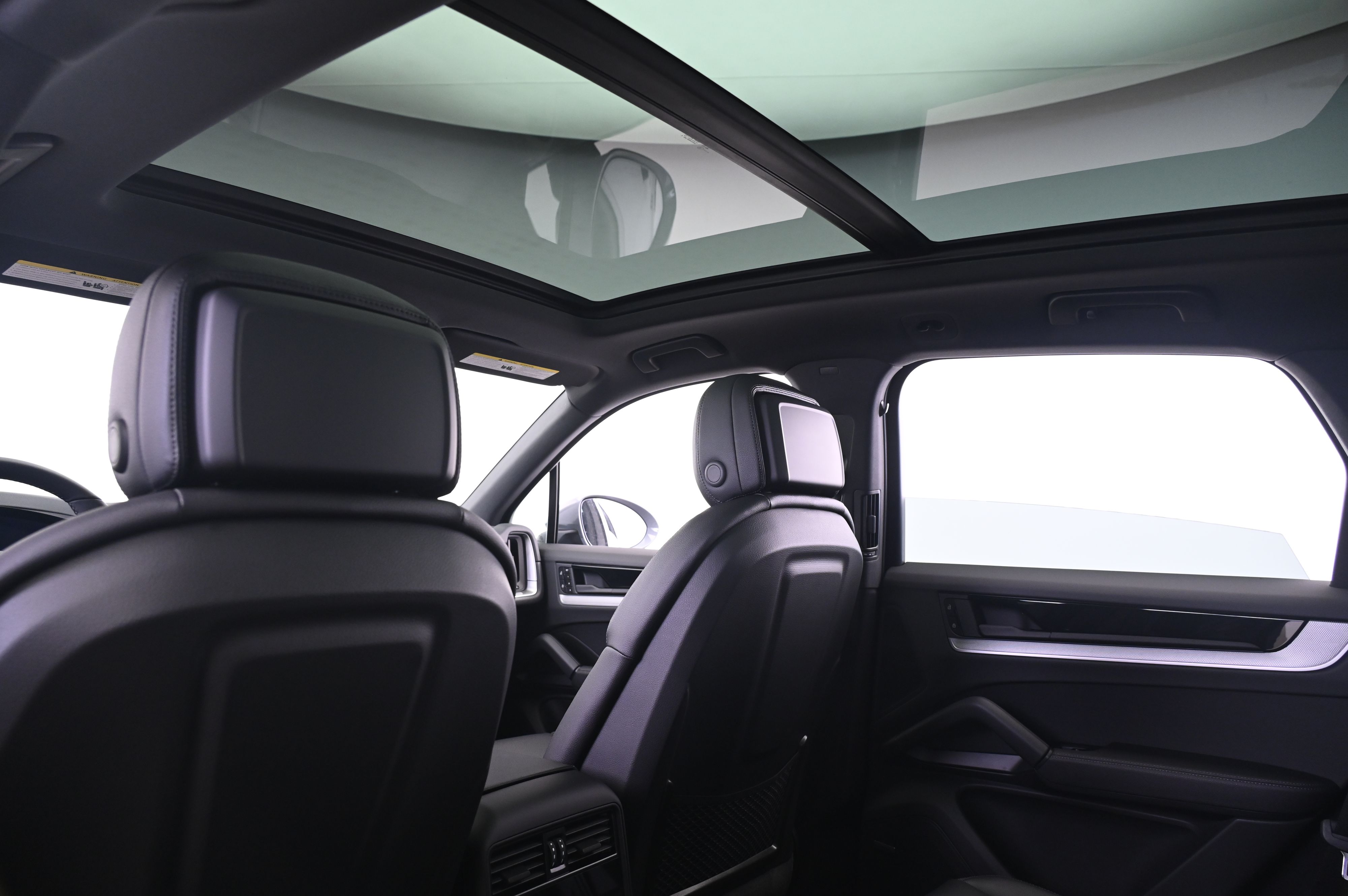 Thumbnail: 2026 Porsche Cayenne - 25