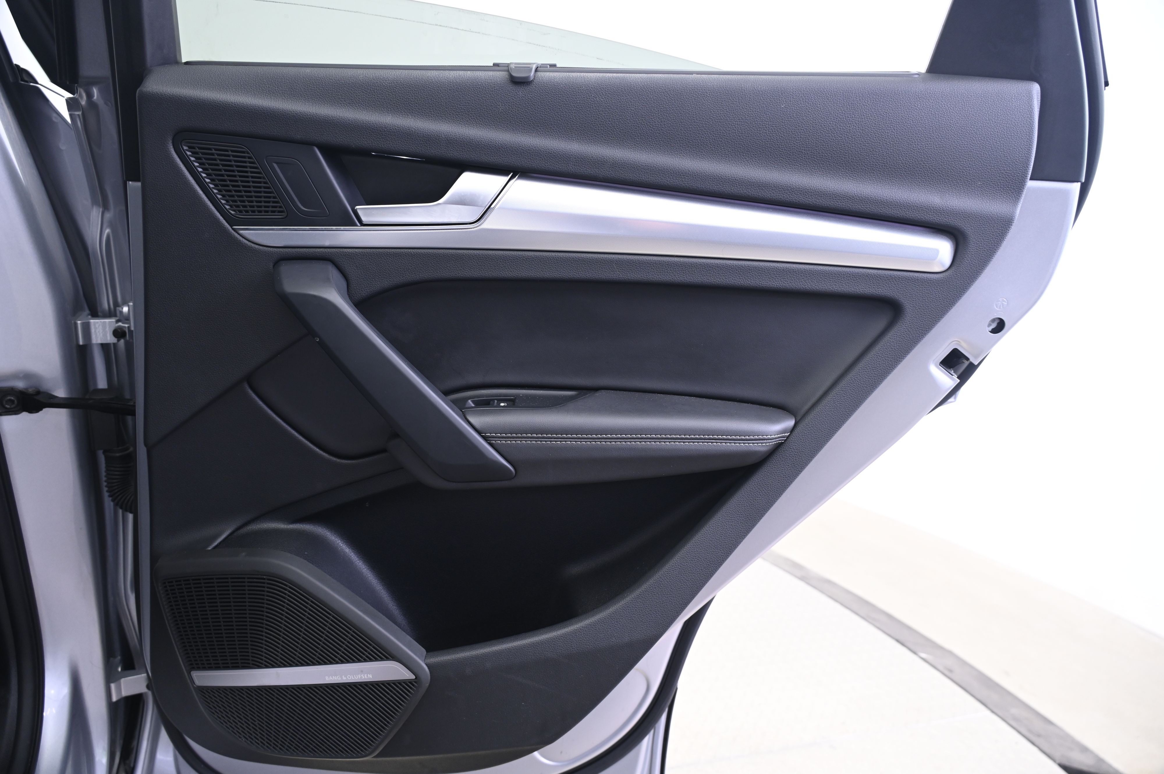 Thumbnail: 2023 Audi Q5 - 16