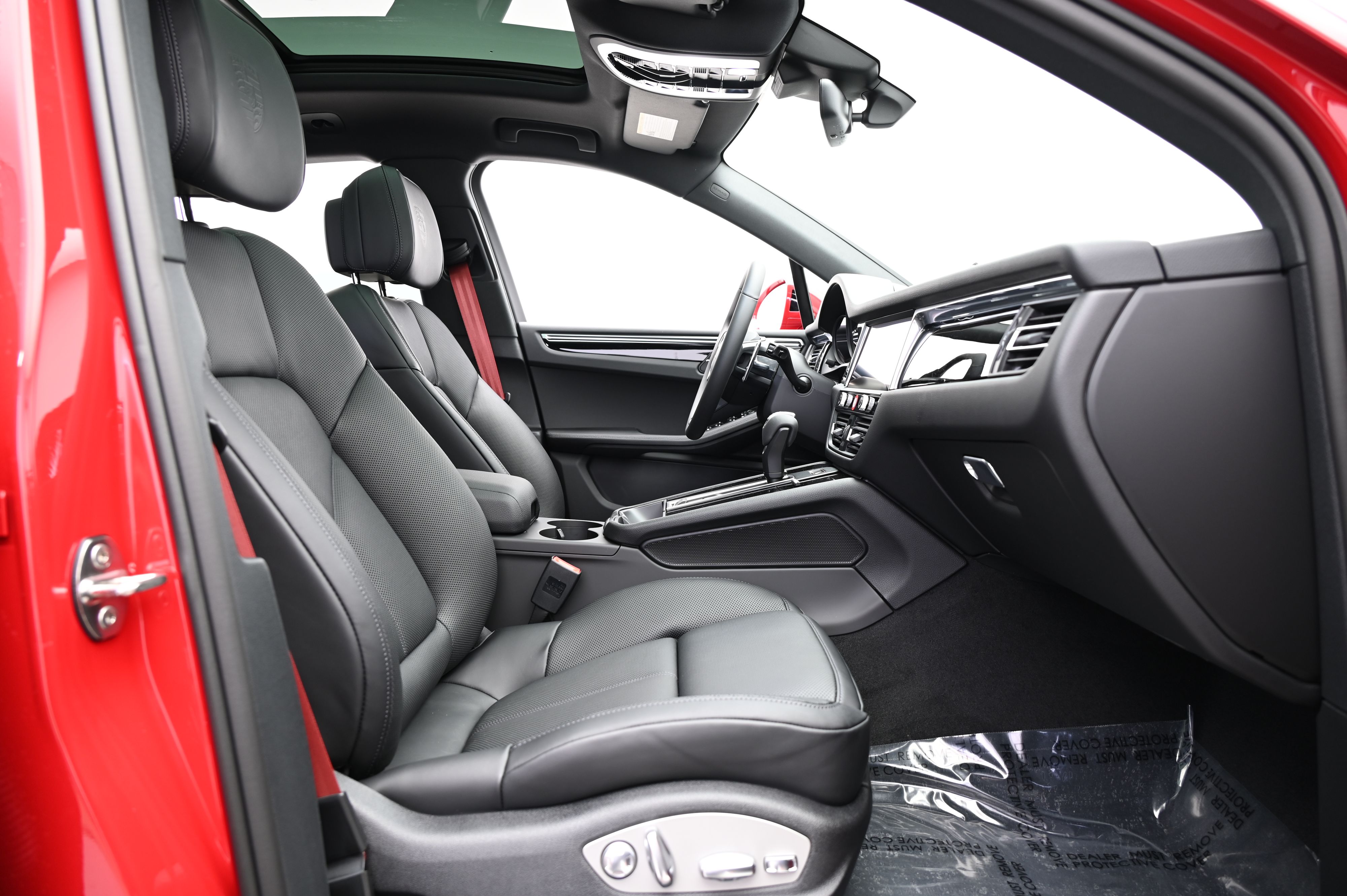 Thumbnail: 2025 Porsche Macan - 30