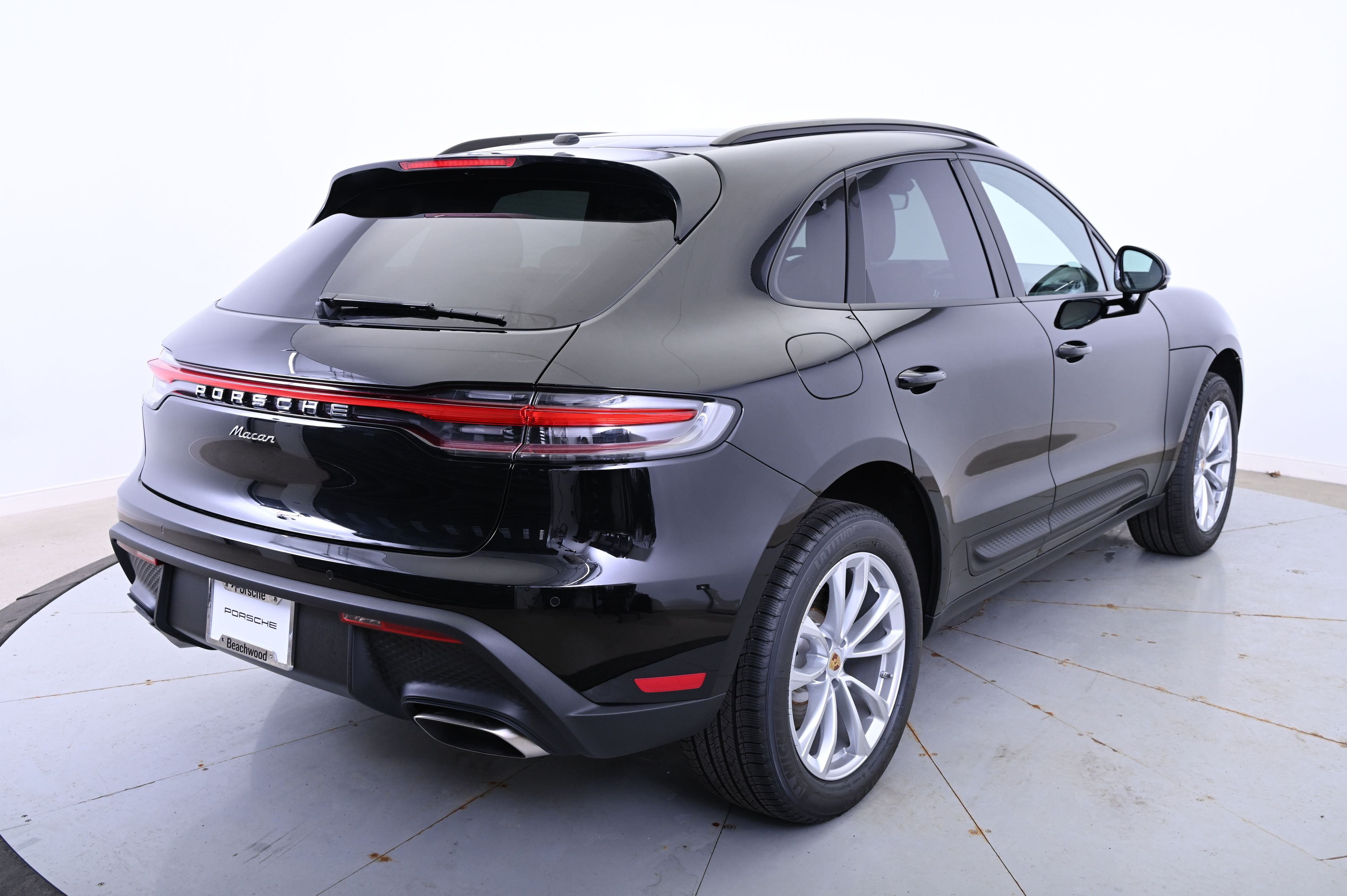 Thumbnail: 2025 Porsche Macan - 7