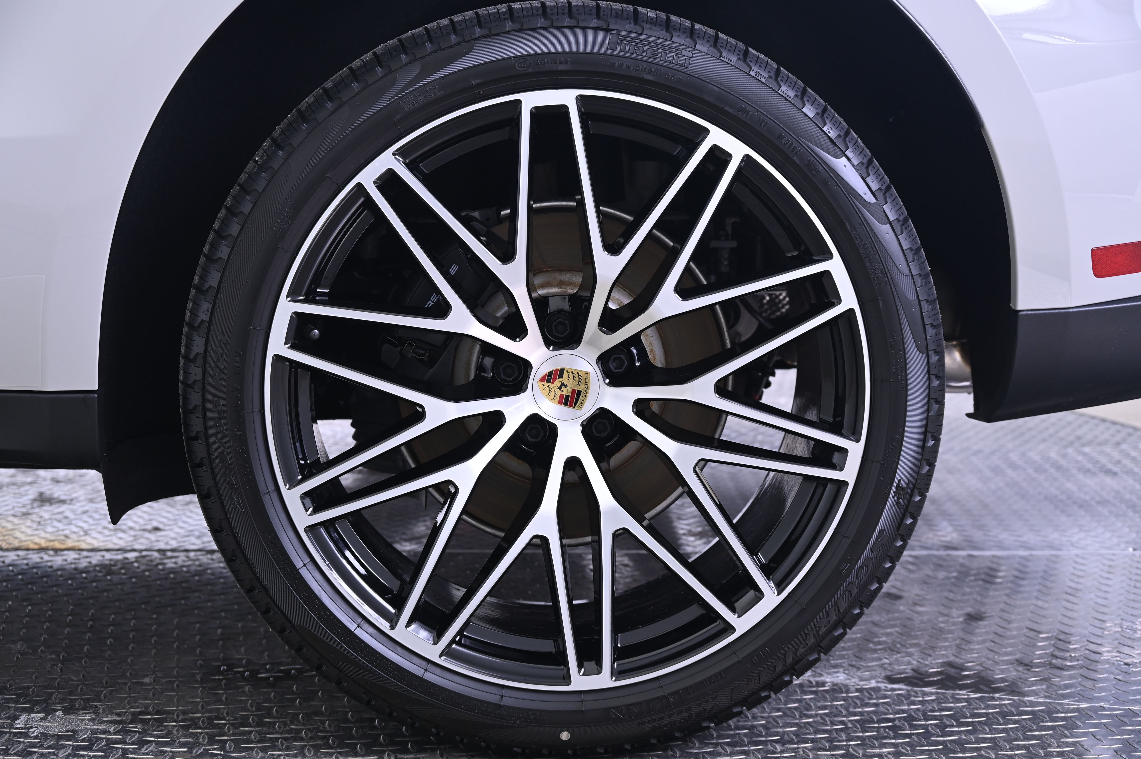 Thumbnail: 2026 Porsche Macan - 12