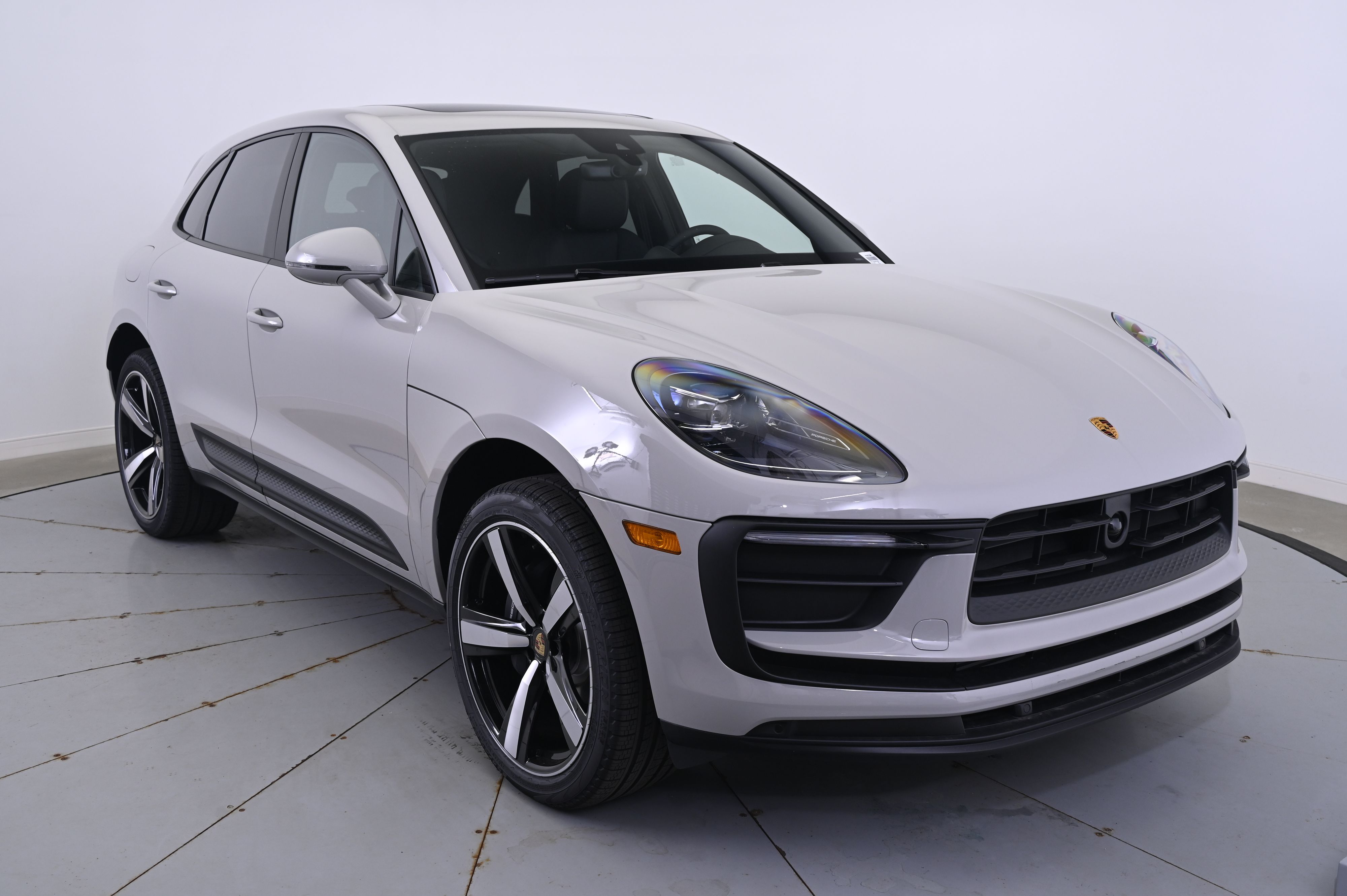 Thumbnail: 2025 Porsche Macan - 9
