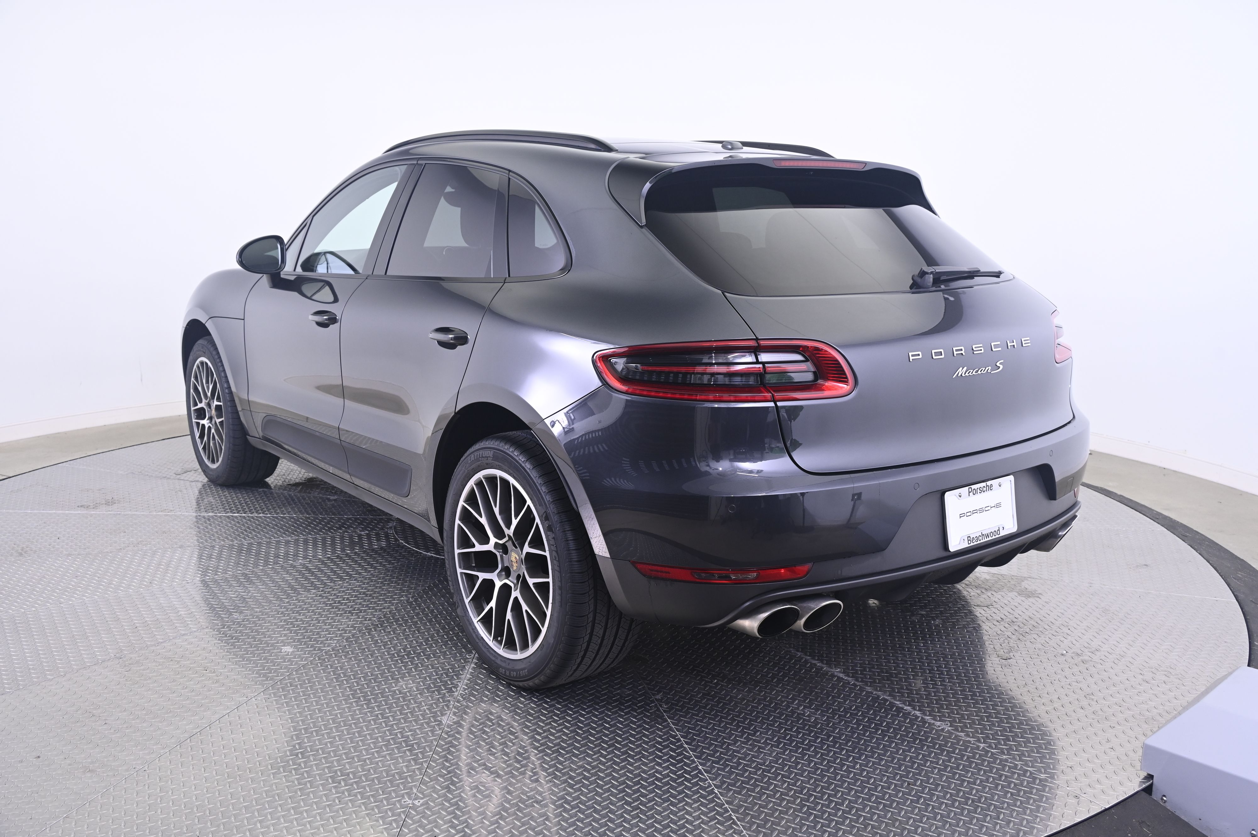 Thumbnail: 2018 Porsche Macan - 3