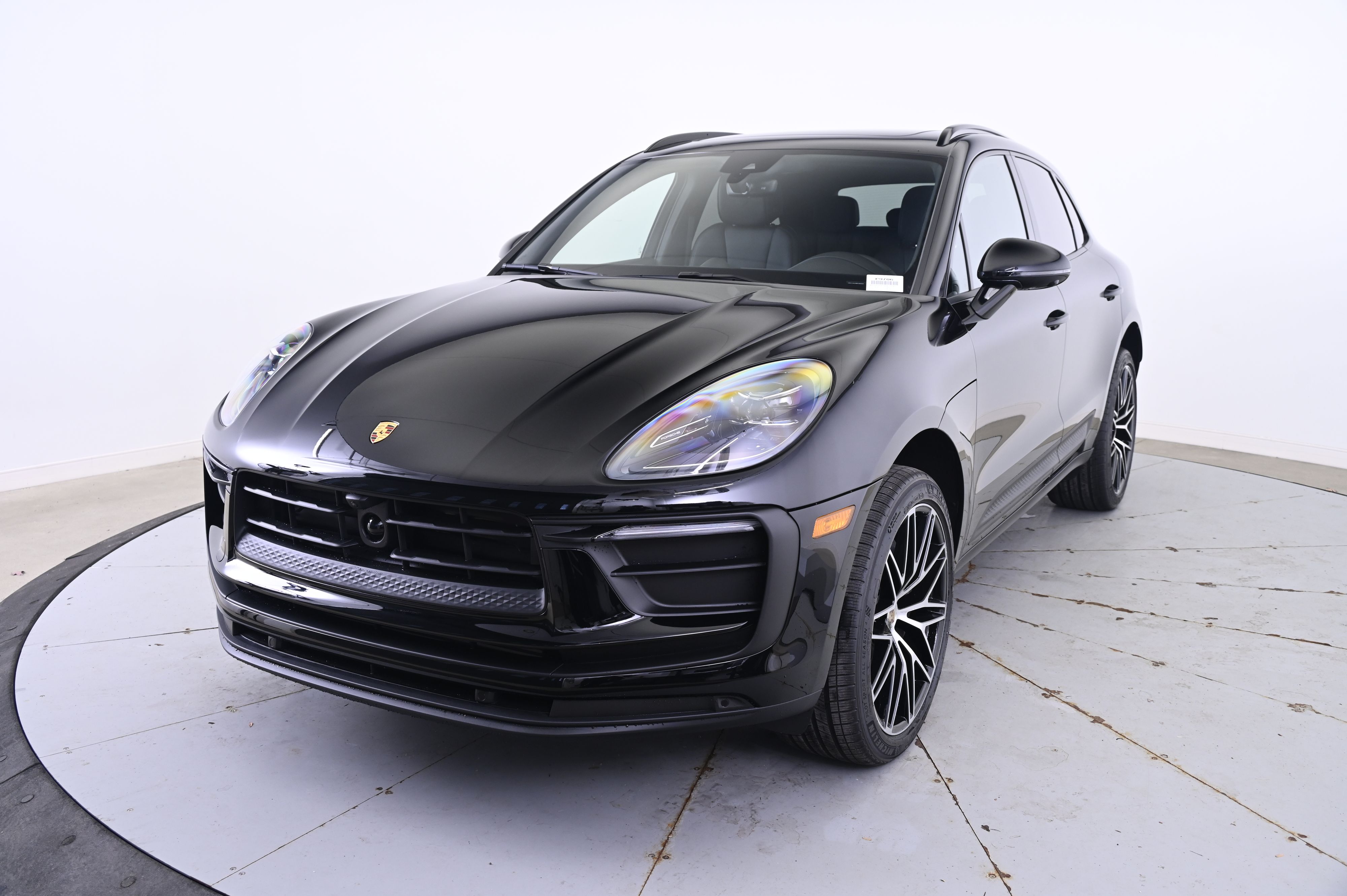 Thumbnail: 2026 Porsche Macan - 1