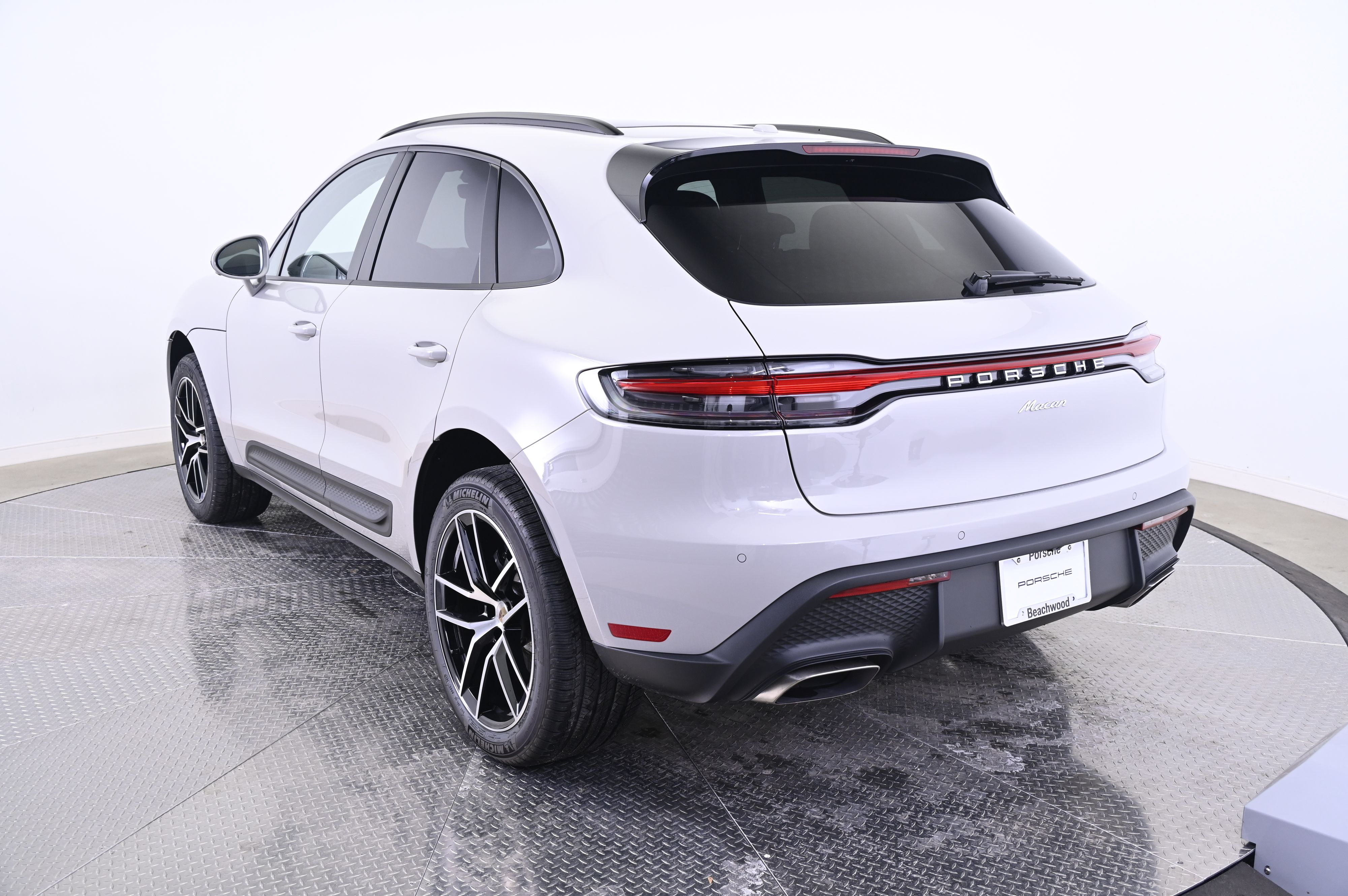 Thumbnail: 2026 Porsche Macan - 3