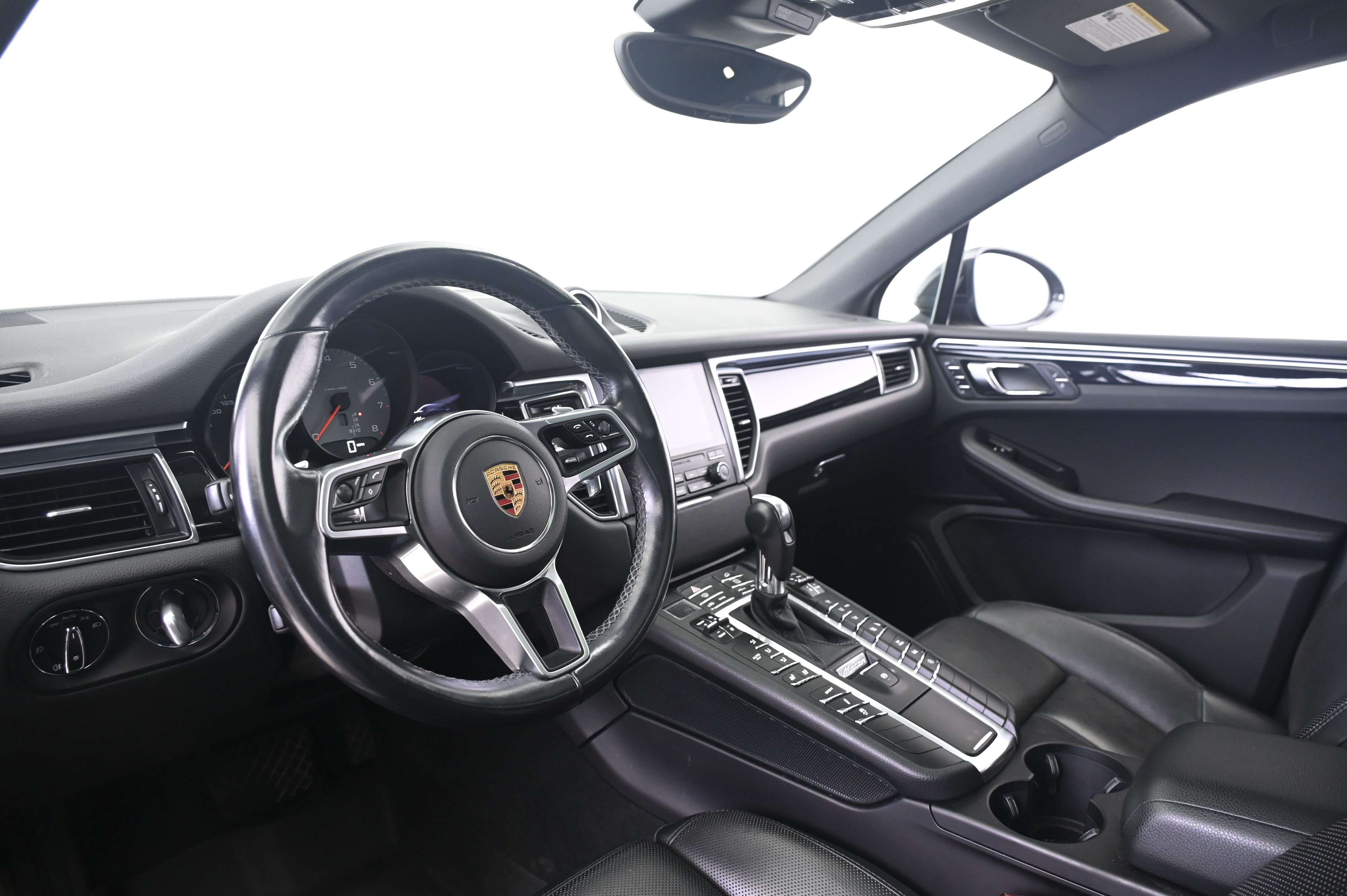 Thumbnail: 2017 Porsche Macan - 28